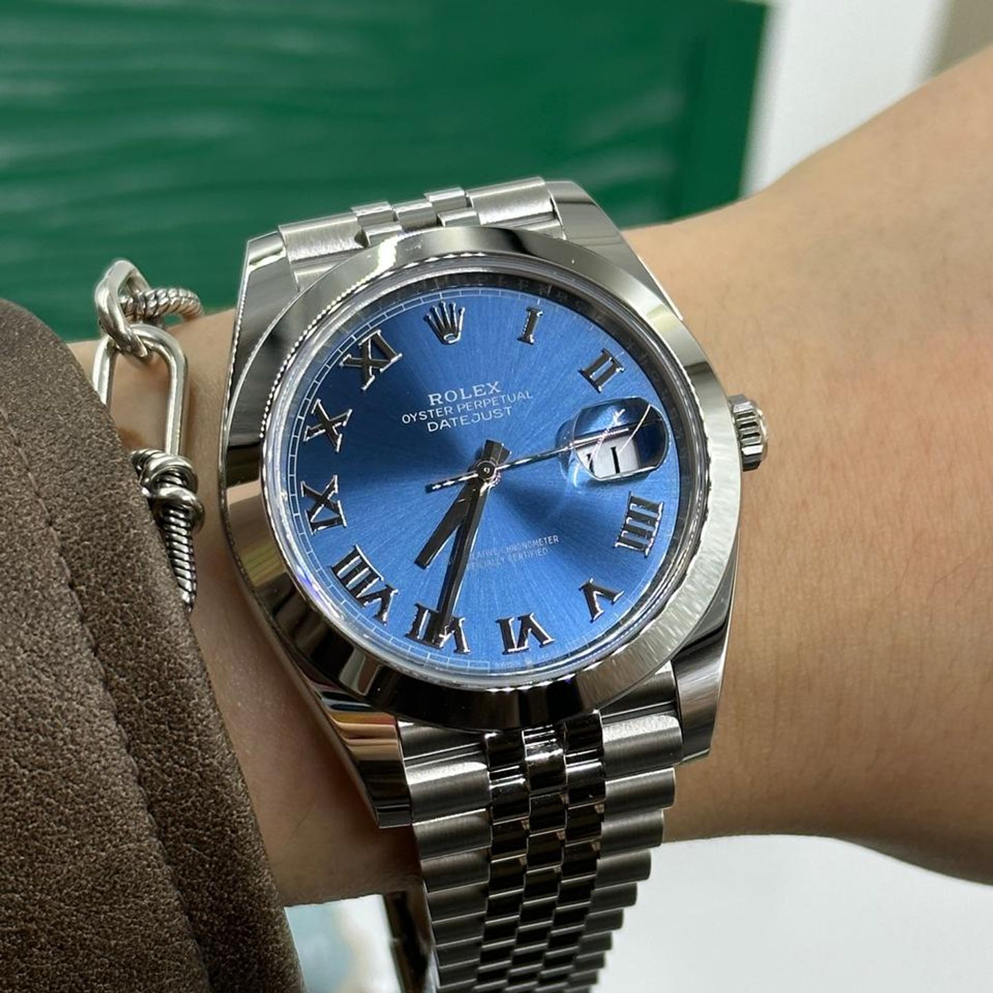 Rolex Datejust 126300 - (1/10)