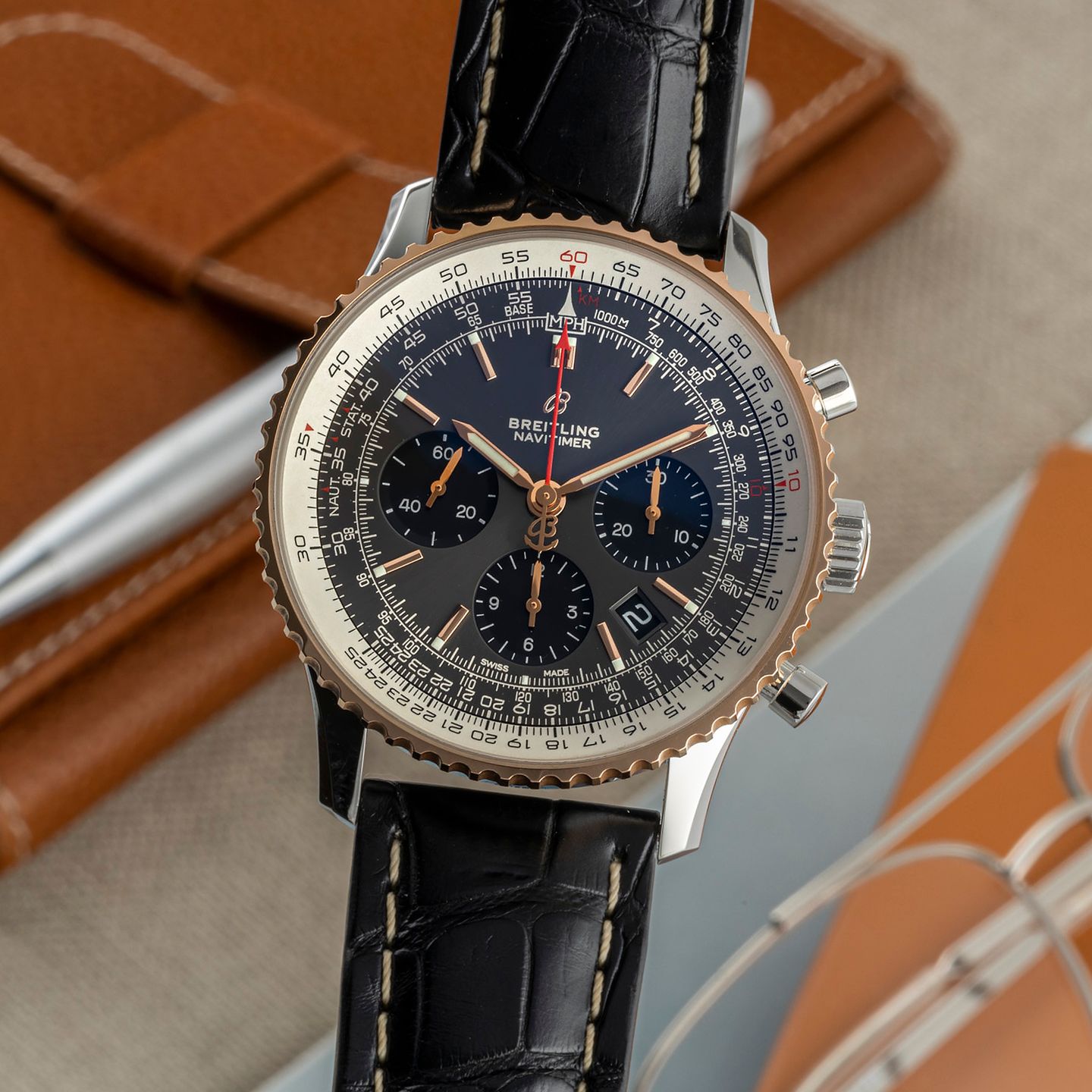 Breitling Navitimer 1 B01 Chronograph UB0121211F1P1 (Onbekend (willekeurig serienummer)) - Grijs wijzerplaat 43mm Staal (3/8)