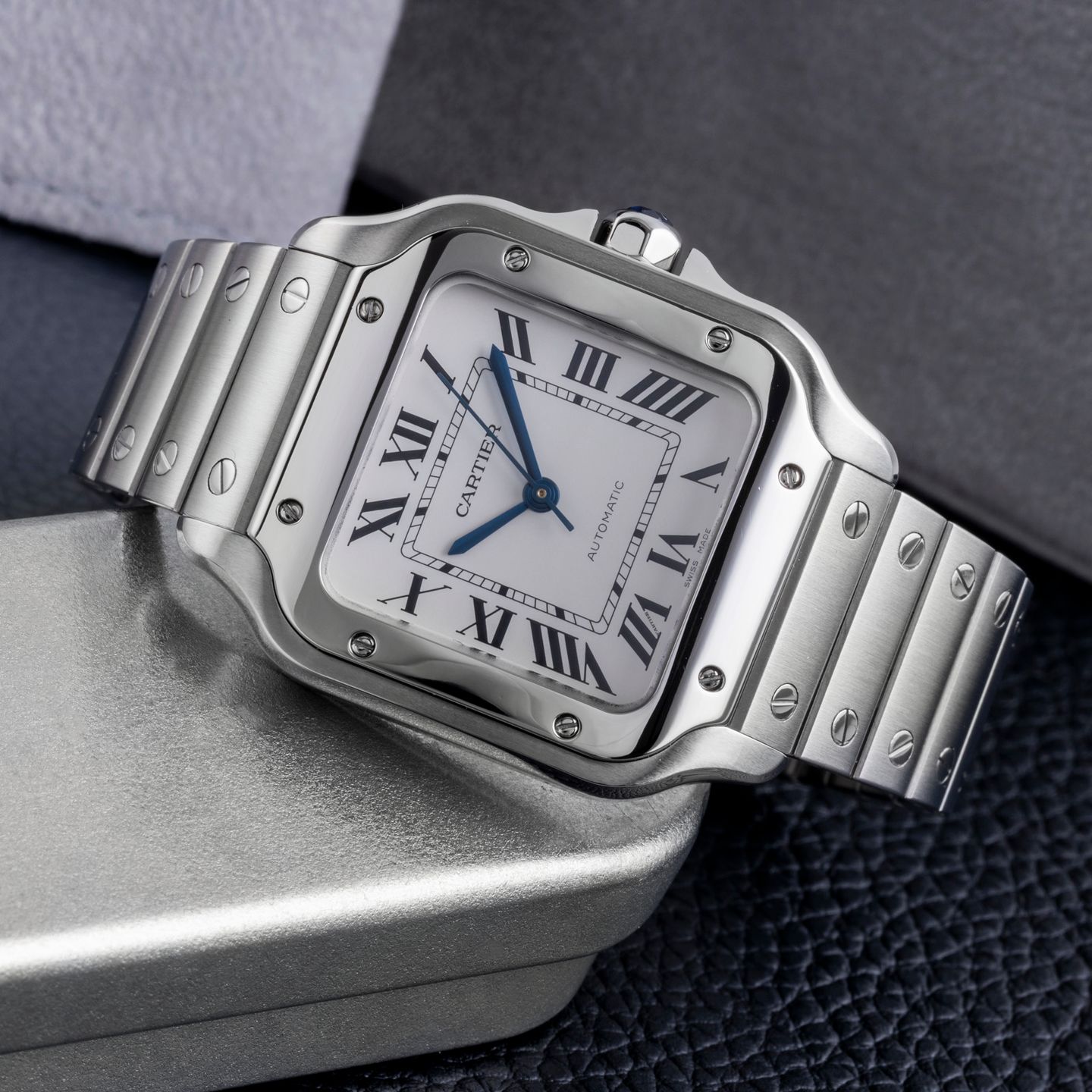 Cartier Santos WSSA0010 (Unknown (random serial)) - Silver dial 35 mm Steel case (2/8)