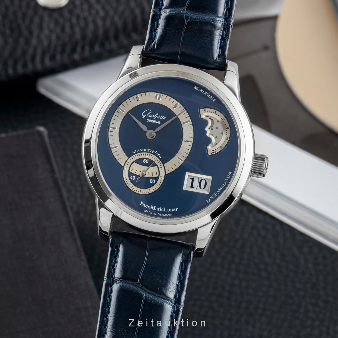 Glashütte Original PanoMaticDate 1-90-02-05-02-04 (Onbekend (willekeurig serienummer)) - Blauw wijzerplaat 39mm Staal (1/8)