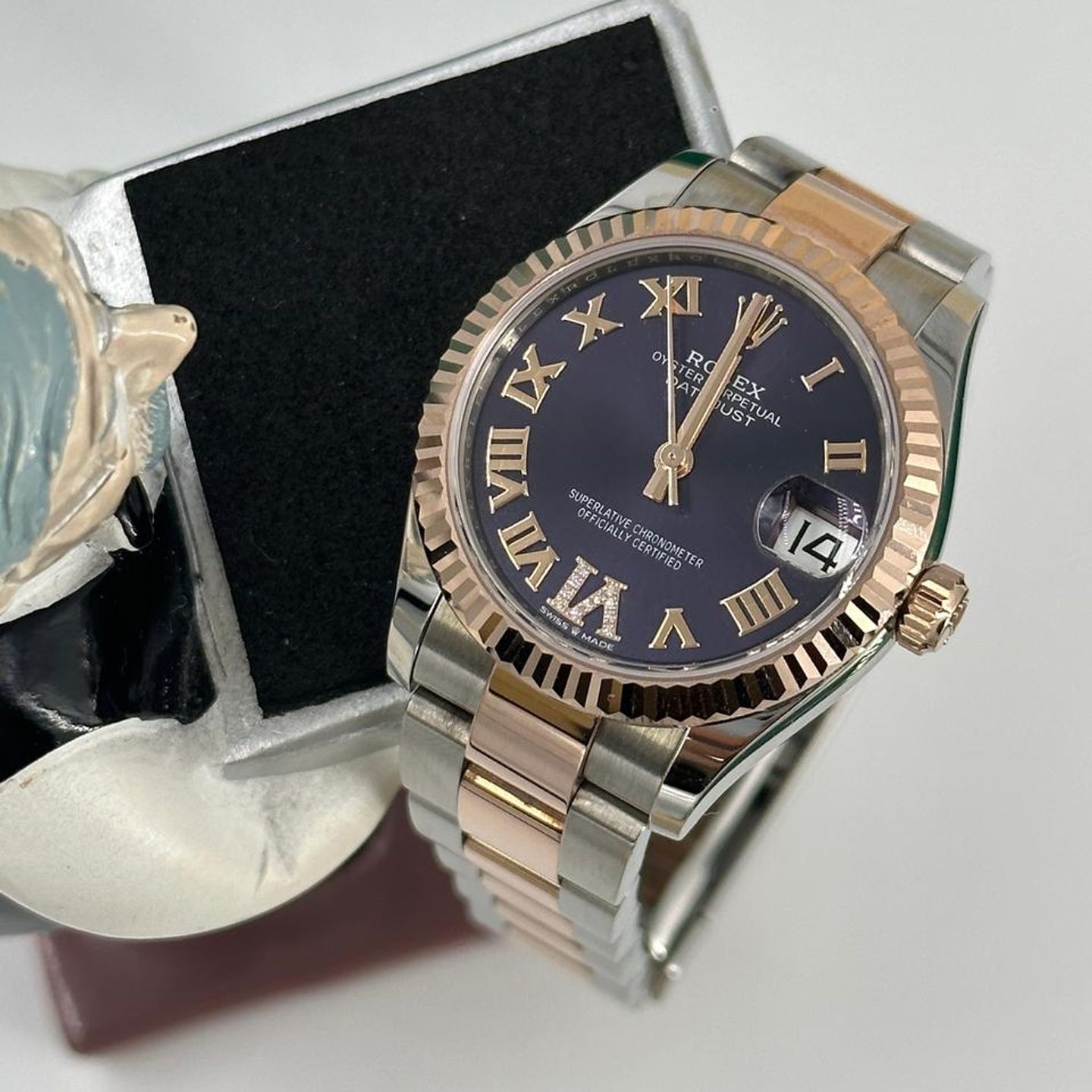Rolex Datejust 278271 (2025) - Purple dial 37 mm Gold/Steel case (4/5)