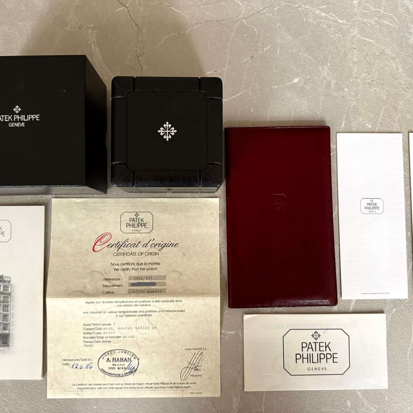 Patek Philippe Nautilus 3900/001 (1986) - Blue dial 33 mm Steel case (3/14)