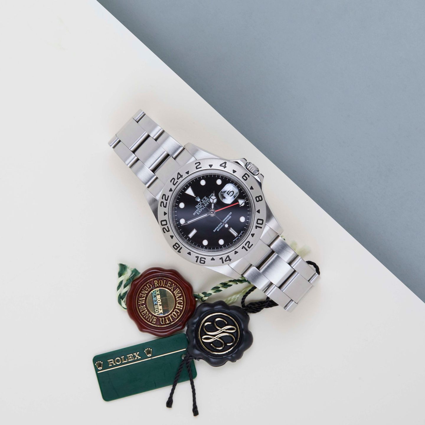 Rolex Explorer II 16570 (2011) - 40 mm Steel case (2/8)