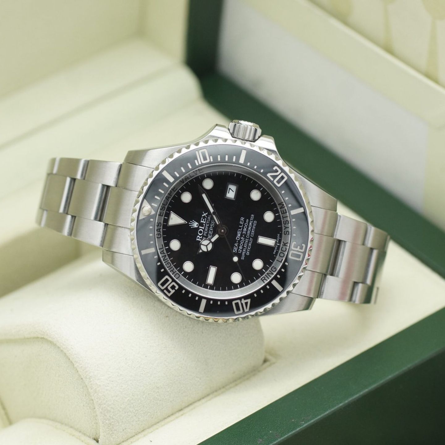 Rolex Sea-Dweller Deepsea 116660 (2010) - Zwart wijzerplaat 44mm Staal (3/8)