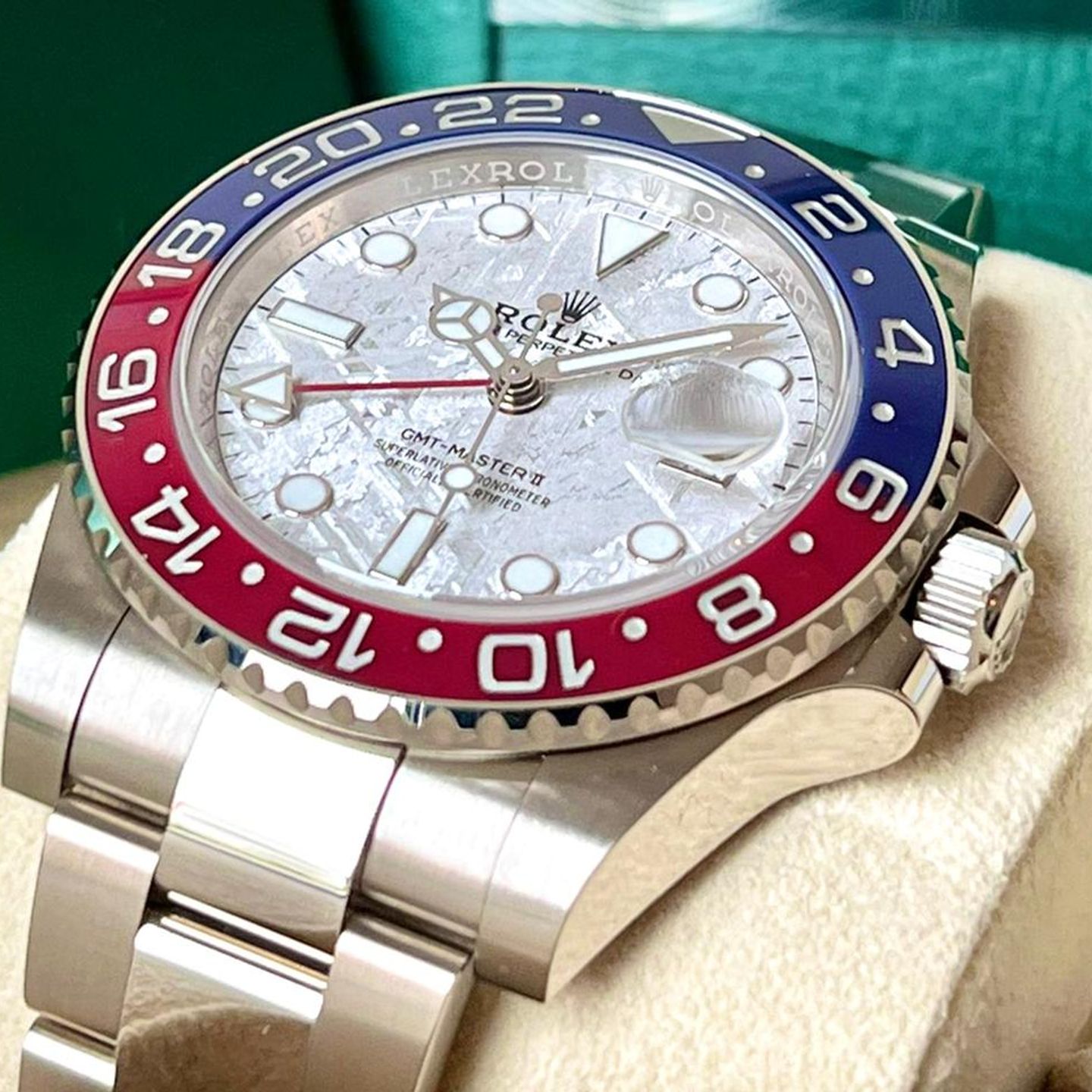 Rolex GMT-Master II 126719BLRO (2025) - 40mm Witgoud (9/12)