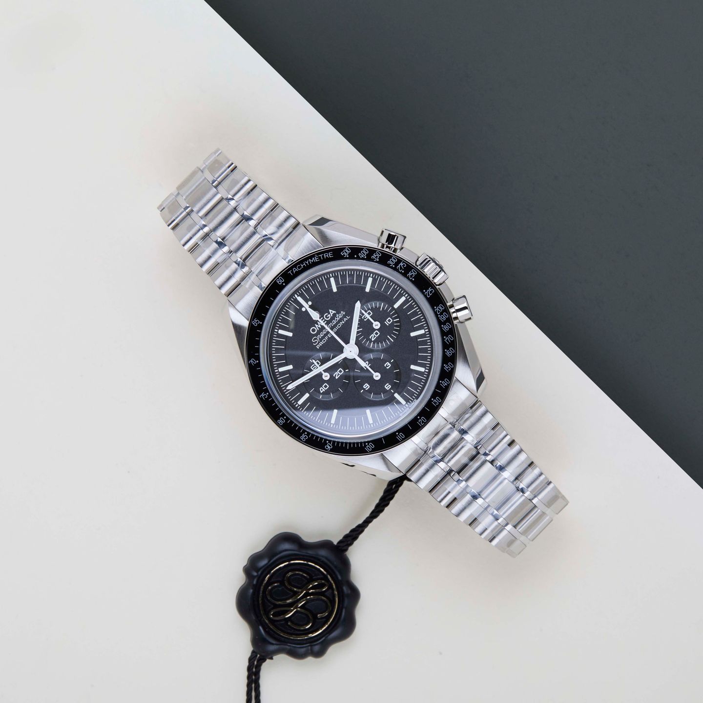Omega Speedmaster Professional Moonwatch 310.30.42.50.01.002 (2026) - Zwart wijzerplaat 42mm Staal (2/8)