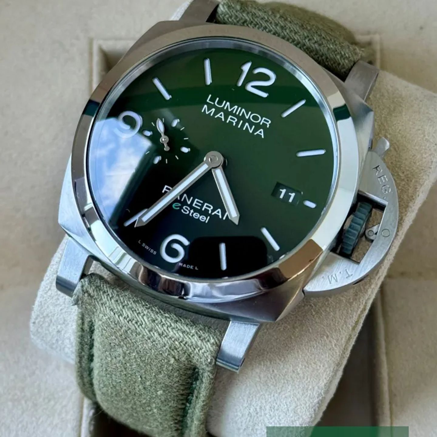 Panerai Luminor Marina PAM01356 (2021) - Green dial 44 mm Steel case (3/7)
