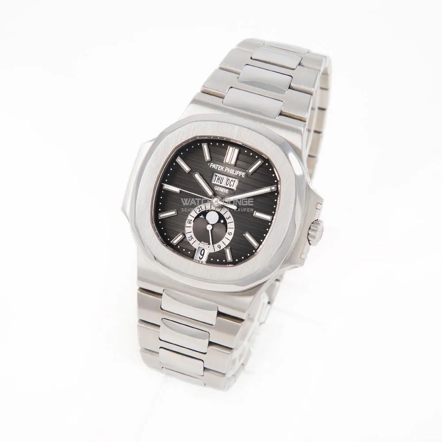 Patek Philippe Nautilus 5726/1A-001 (2015) - Black dial 41 mm Steel case (5/8)