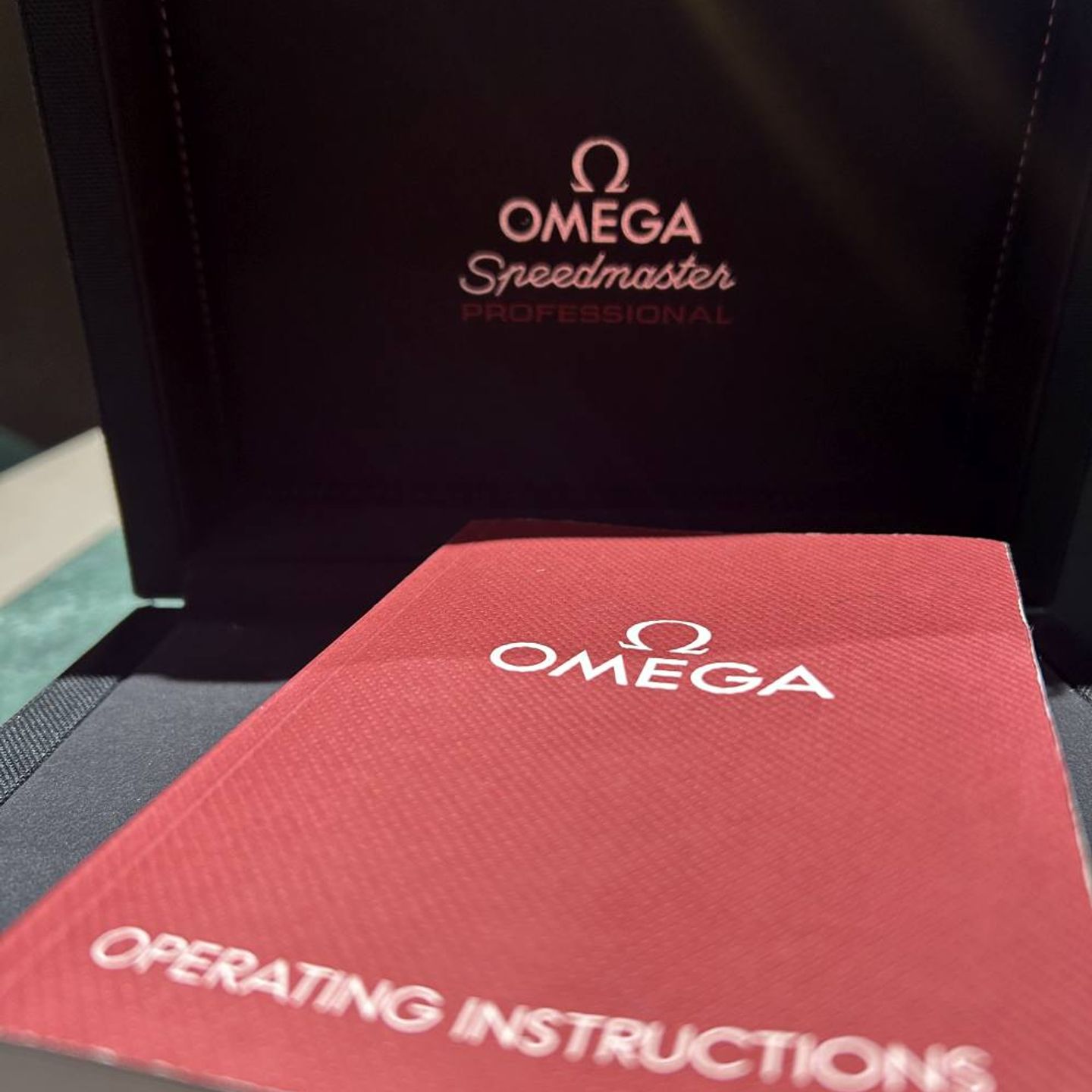 Omega Speedmaster Professional Moonwatch 310.30.42.50.01.002 (2022) - Black dial 42 mm Steel case (6/6)