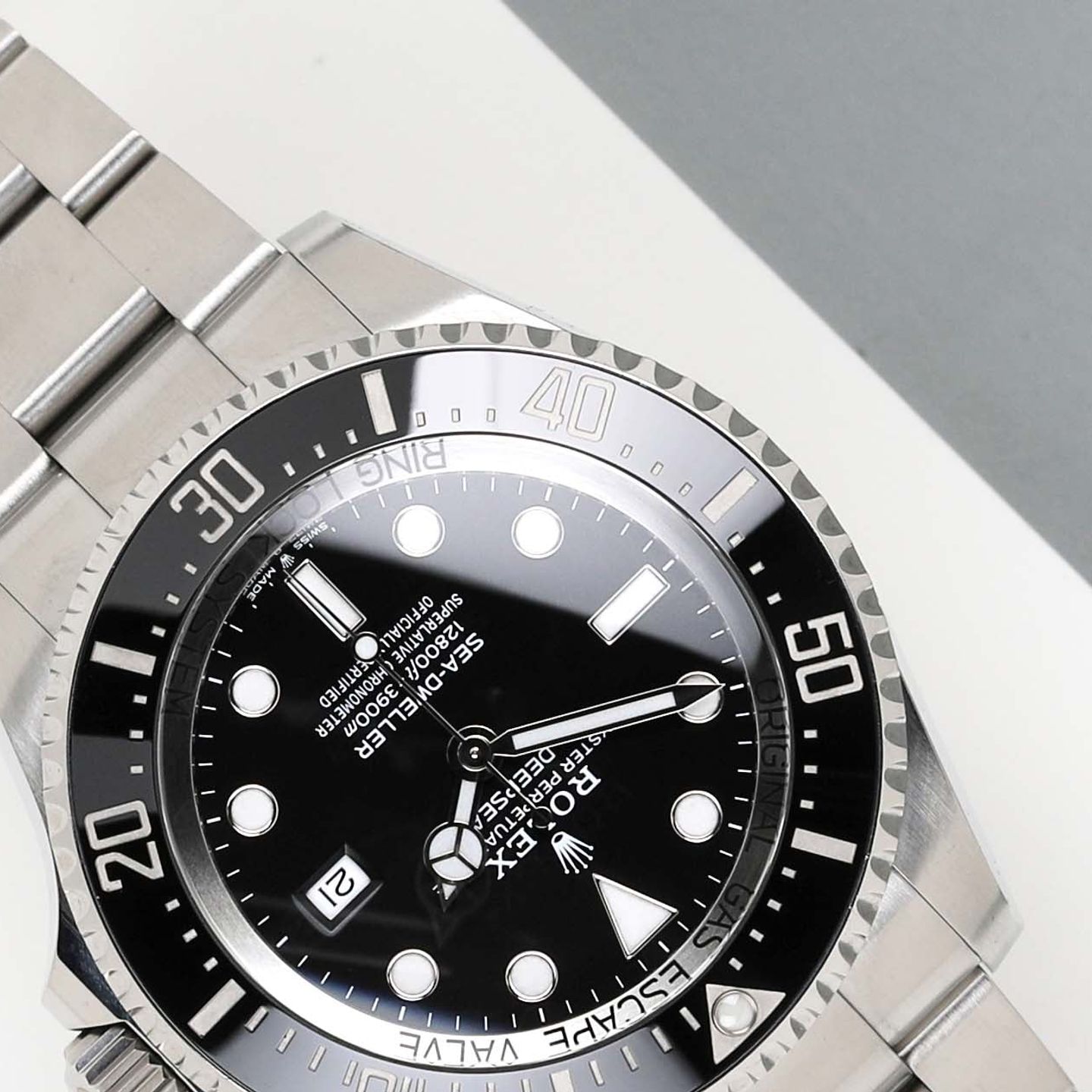 Rolex Sea-Dweller Deepsea 126660 (2020) - Black dial 44 mm Steel case (4/8)