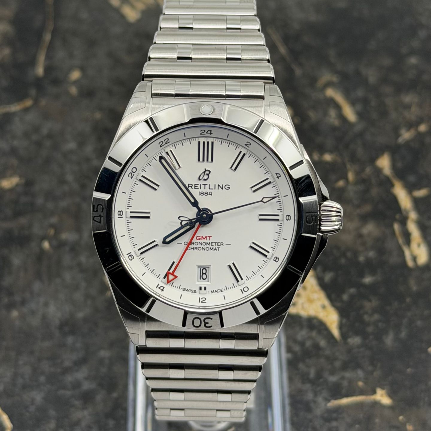 Breitling Chronomat GMT A32398101A1A1 (2026) - Silver dial 40 mm Steel case (2/8)