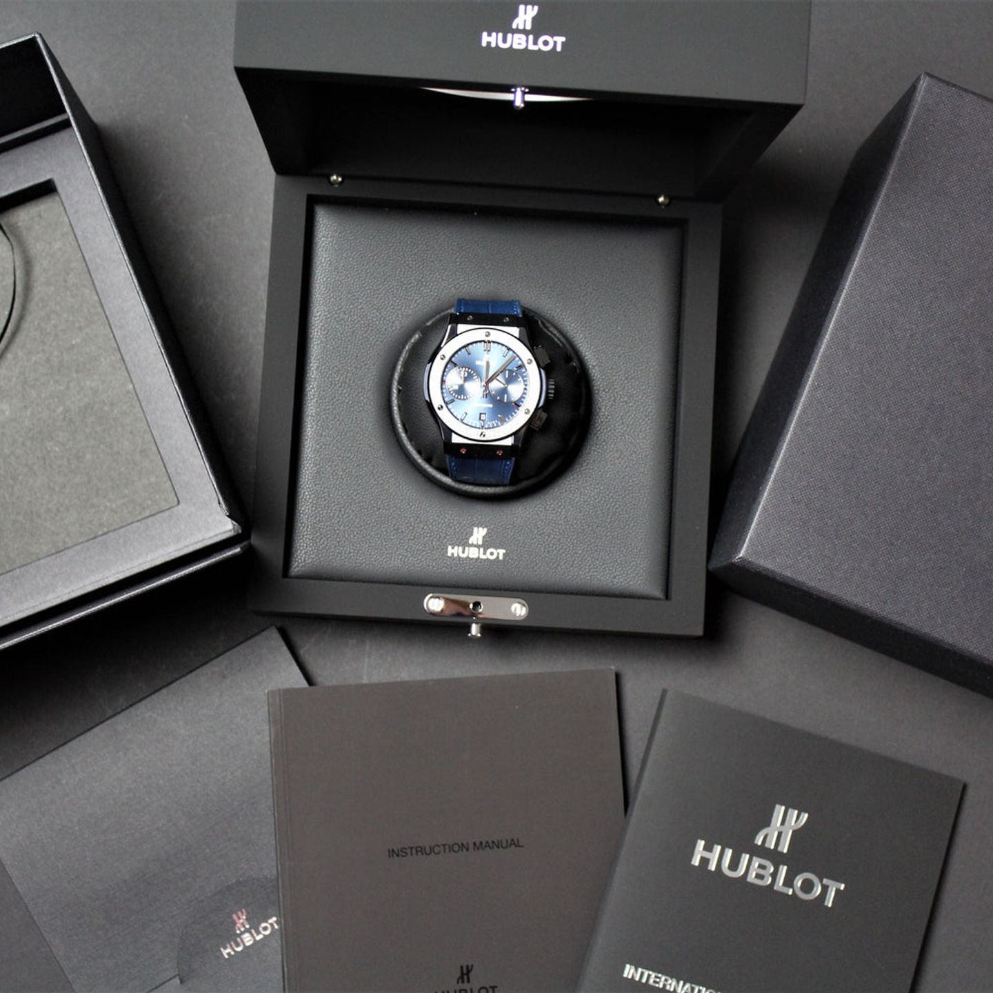 Hublot Classic Fusion Blue 521.cm.7170.lr (2024) - Blauw wijzerplaat 45mm Keramiek (5/5)