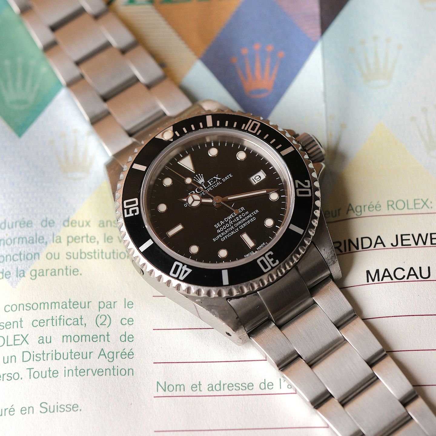 Rolex Sea-Dweller 4000 16600 (Unknown (random serial)) - Black dial 40 mm Steel case (3/7)