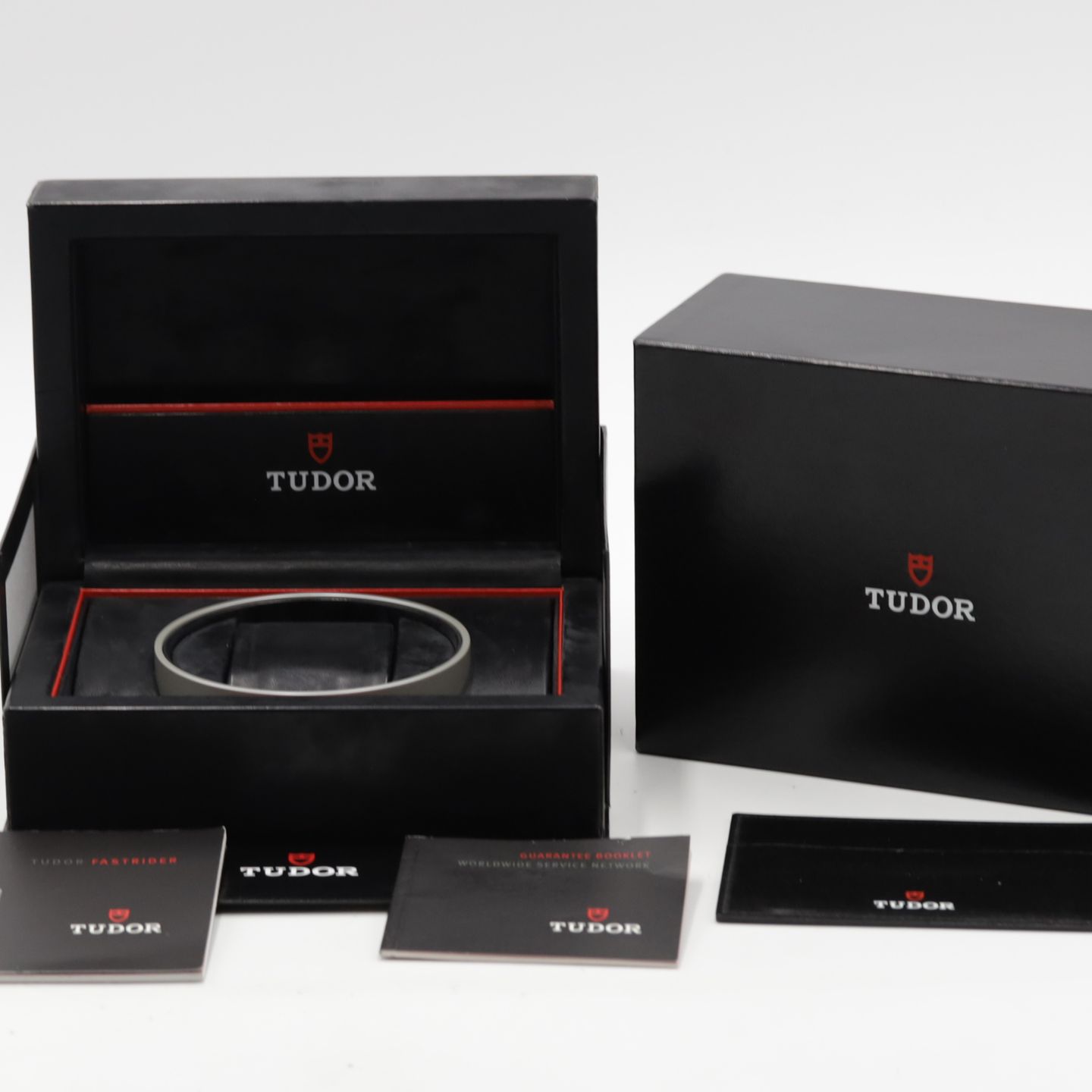 Tudor Fastrider Black Shield 42000CN (2018) - Zwart wijzerplaat 42mm Staal (8/8)