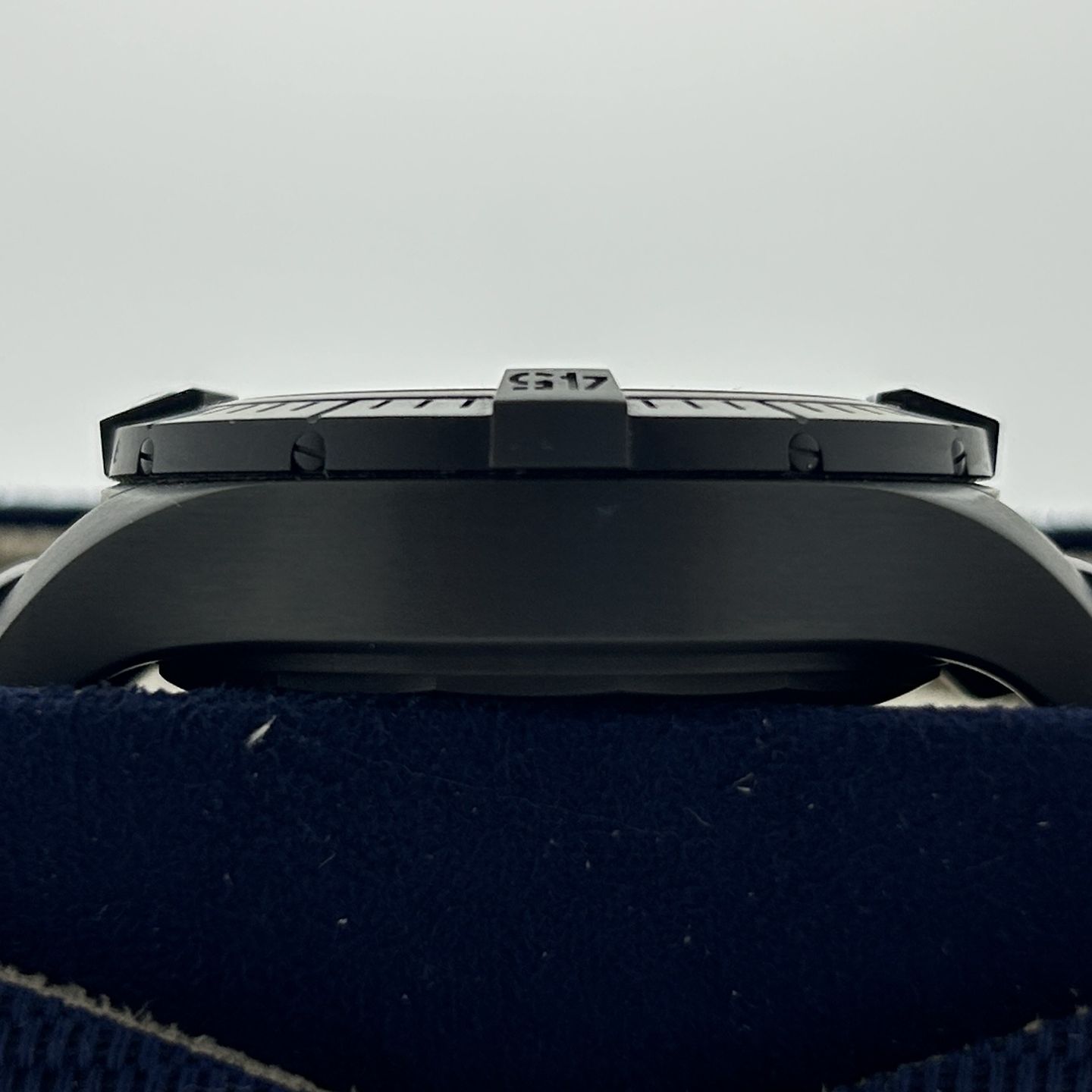 Breitling Avenger V13317 - (4/8)