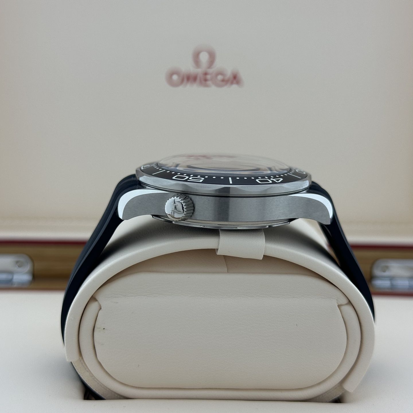 Omega Seamaster Diver 300 M 210.32.42.20.01.003 (2025) - Black dial 42 mm Steel case (4/8)