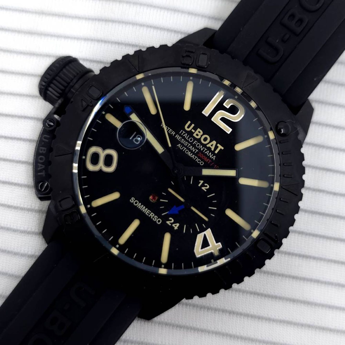 U-Boat Classico 9015 (2025) - Black dial 47 mm Steel case (2/8)