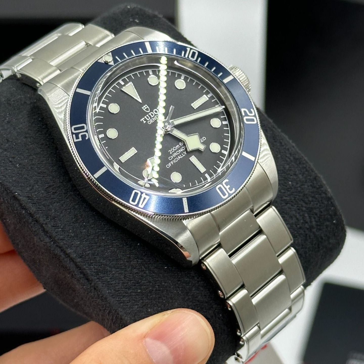 Tudor Black Bay 79230B-0008 (2023) - Black dial 41 mm Steel case (4/8)