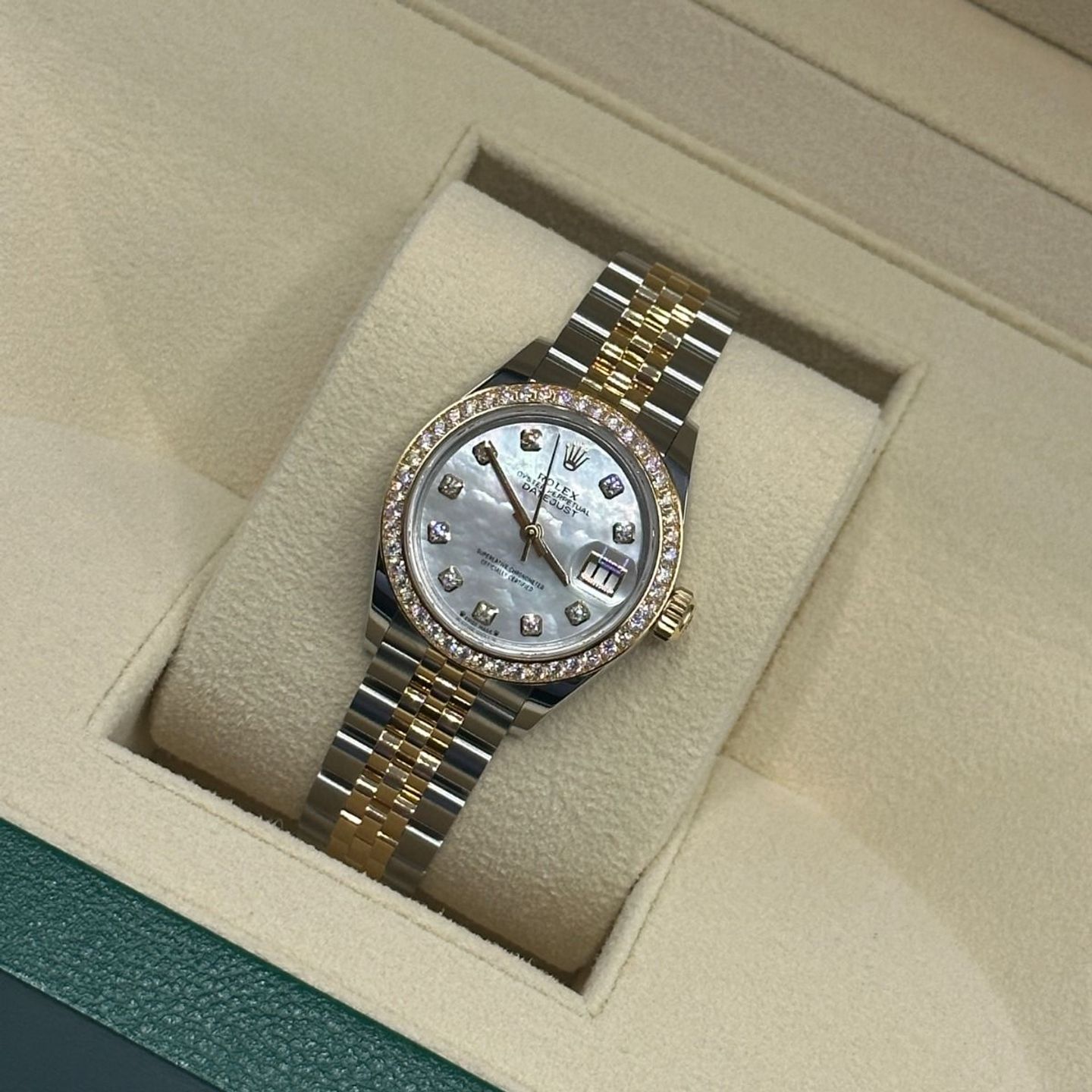 Rolex Lady-Datejust 279383RBR (2024) - Silver dial 28 mm Gold/Steel case (7/8)