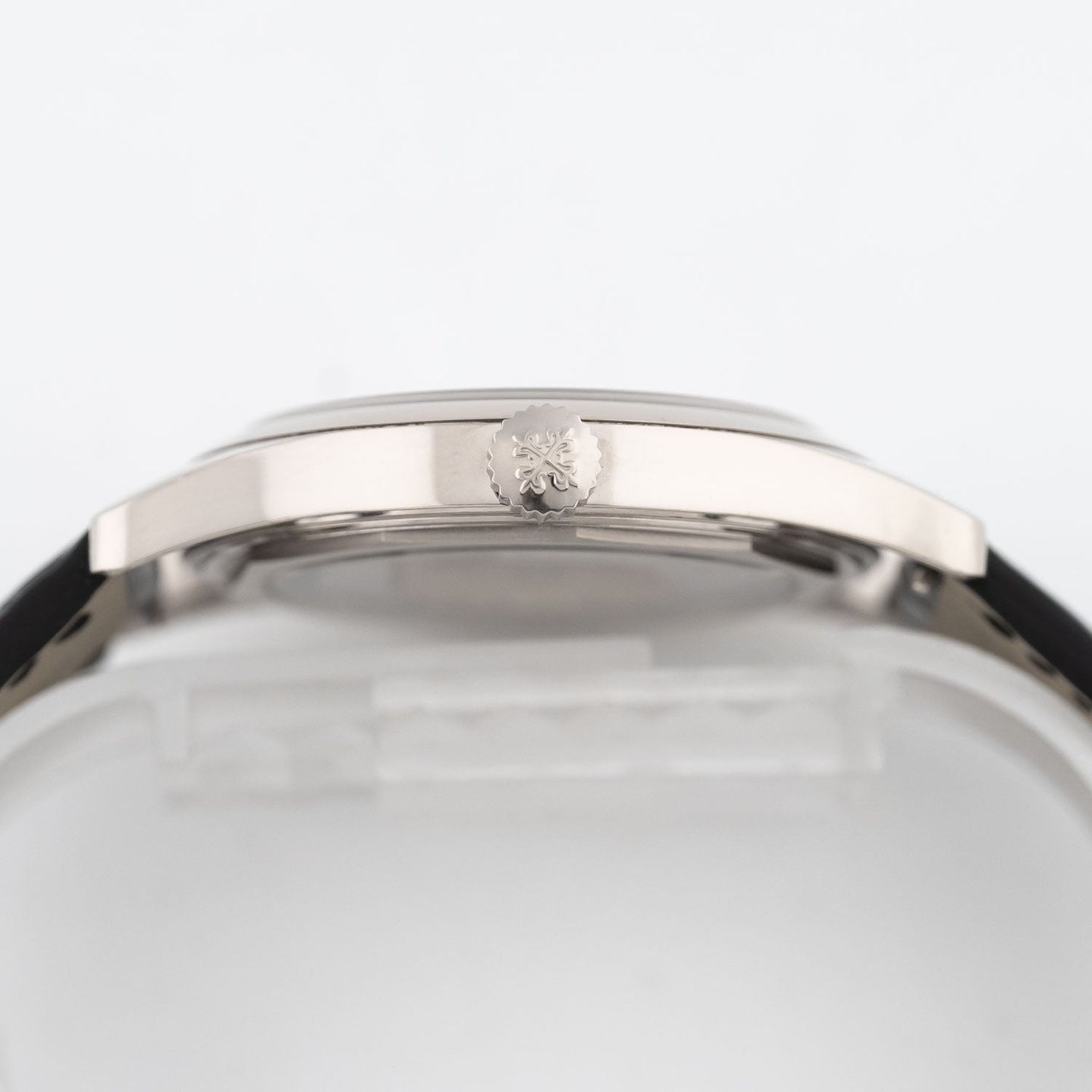 Patek Philippe Calatrava 6000G-010 (2014) - Grey dial 37 mm White Gold case (3/6)