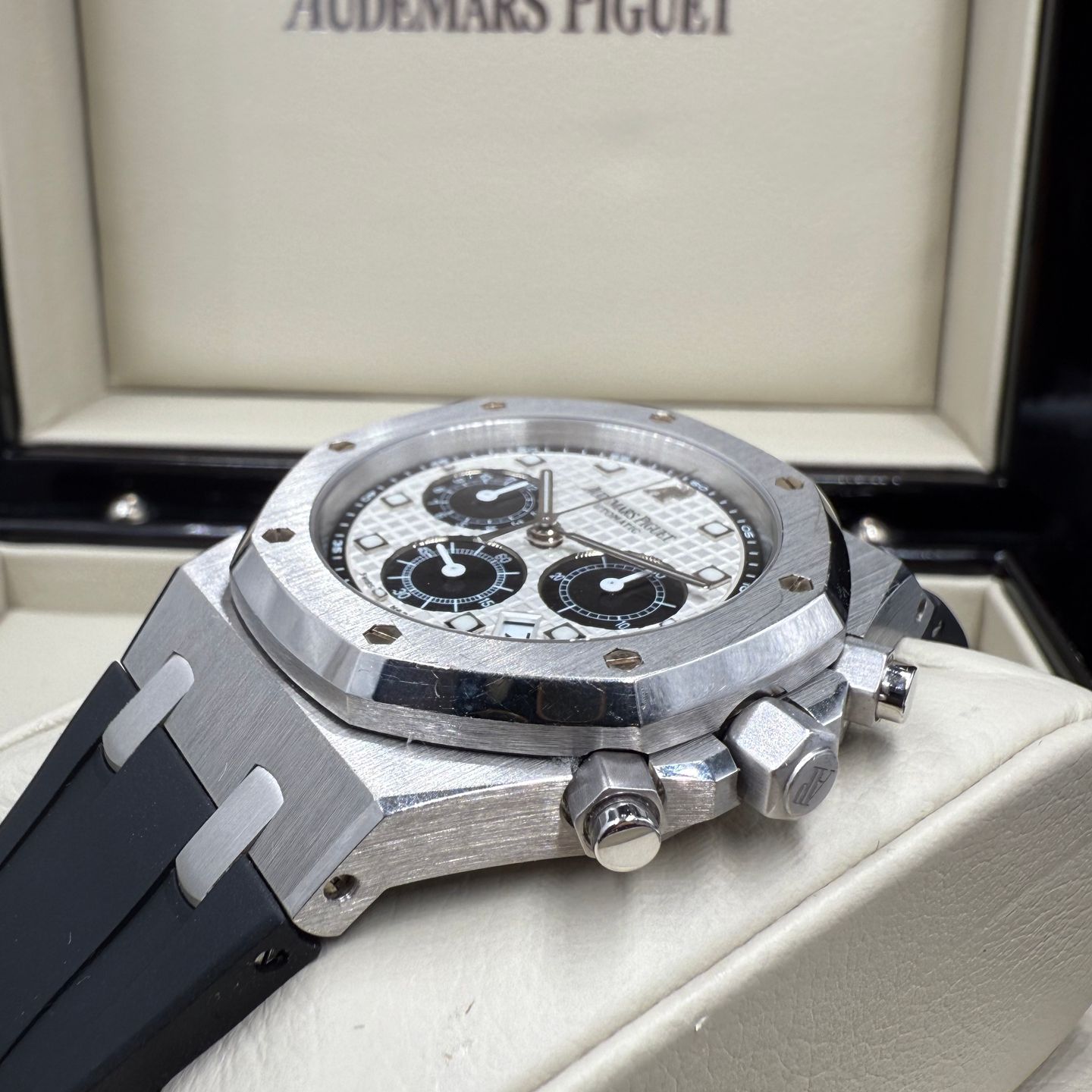 Audemars Piguet Royal Oak Chronograph 26035PT (2006) - White dial 41 mm Platinum case (2/6)