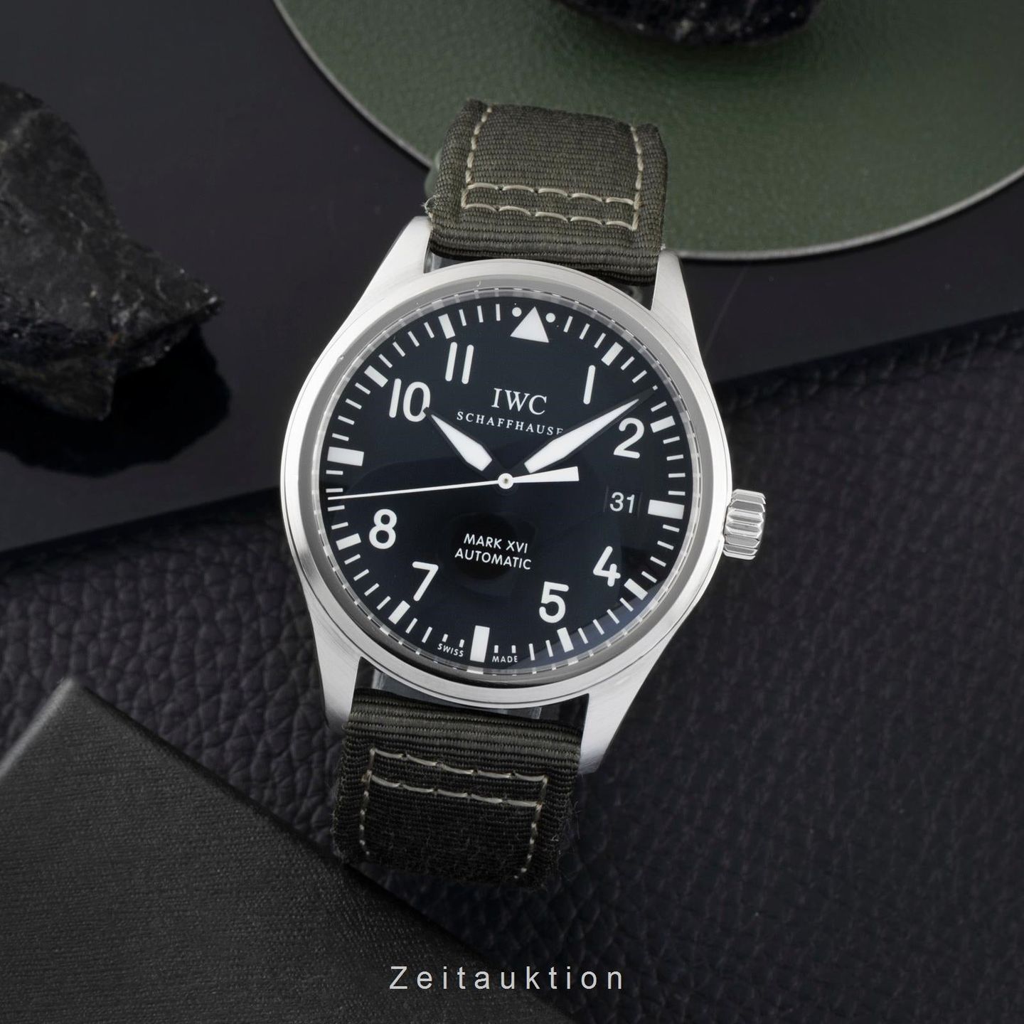 IWC Pilot Mark IW325501 (Unknown (random serial)) - Black dial 39 mm Steel case (3/8)