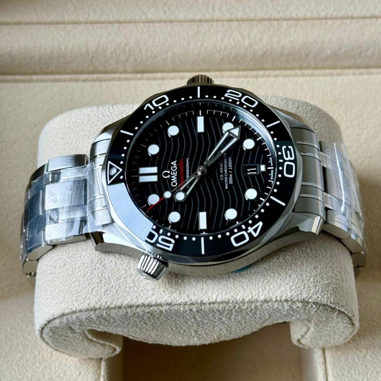 Omega Seamaster Diver 300 M 210.30.42.20.01.001 (2023) - Black dial 42 mm Steel case (5/7)