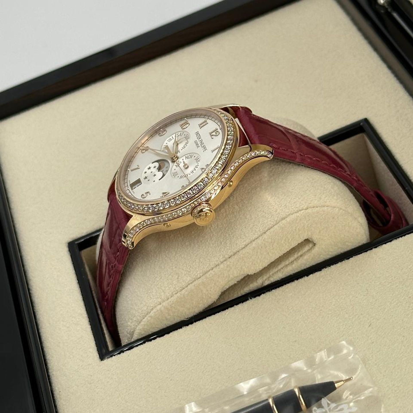 Patek Philippe Annual Calendar 4947R-001 - (5/10)
