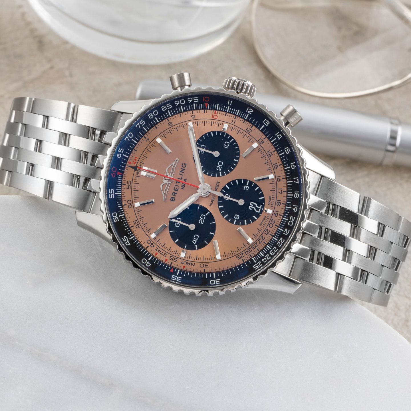 Breitling Navitimer 1 B01 Chronograph AB0138241K1A1 (Unknown (random serial)) - Red dial 43 mm Steel case (2/8)