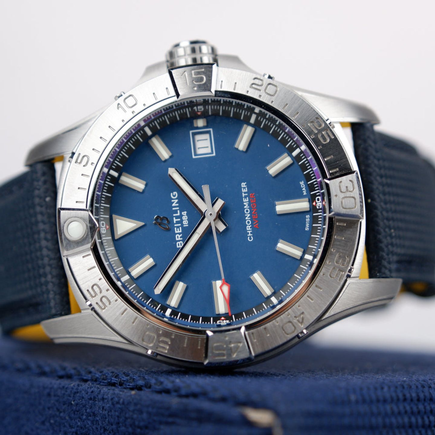 Breitling Avenger A17328101C1X1 (2026) - Blauw wijzerplaat 42mm Staal (1/2)