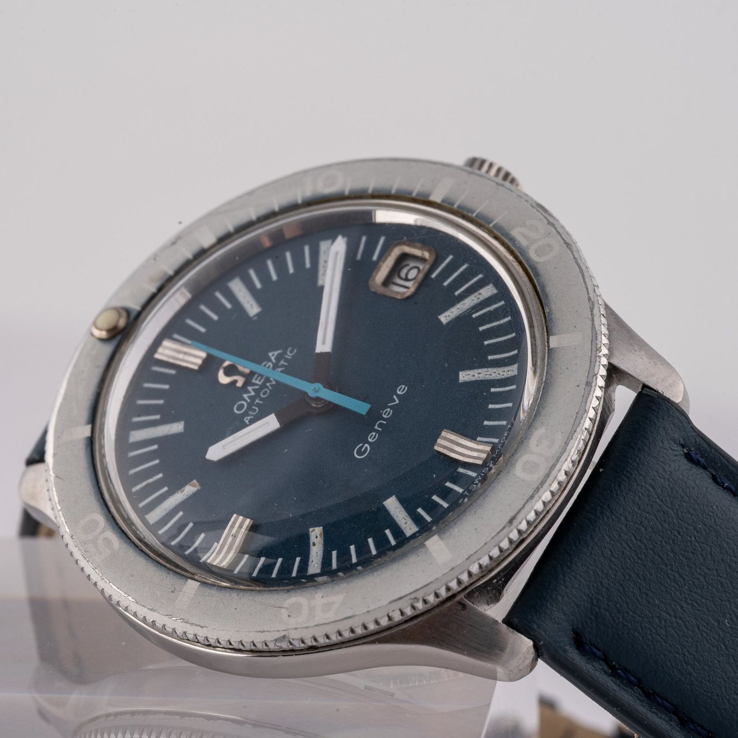 Omega Genève 166.054 - (6/8)