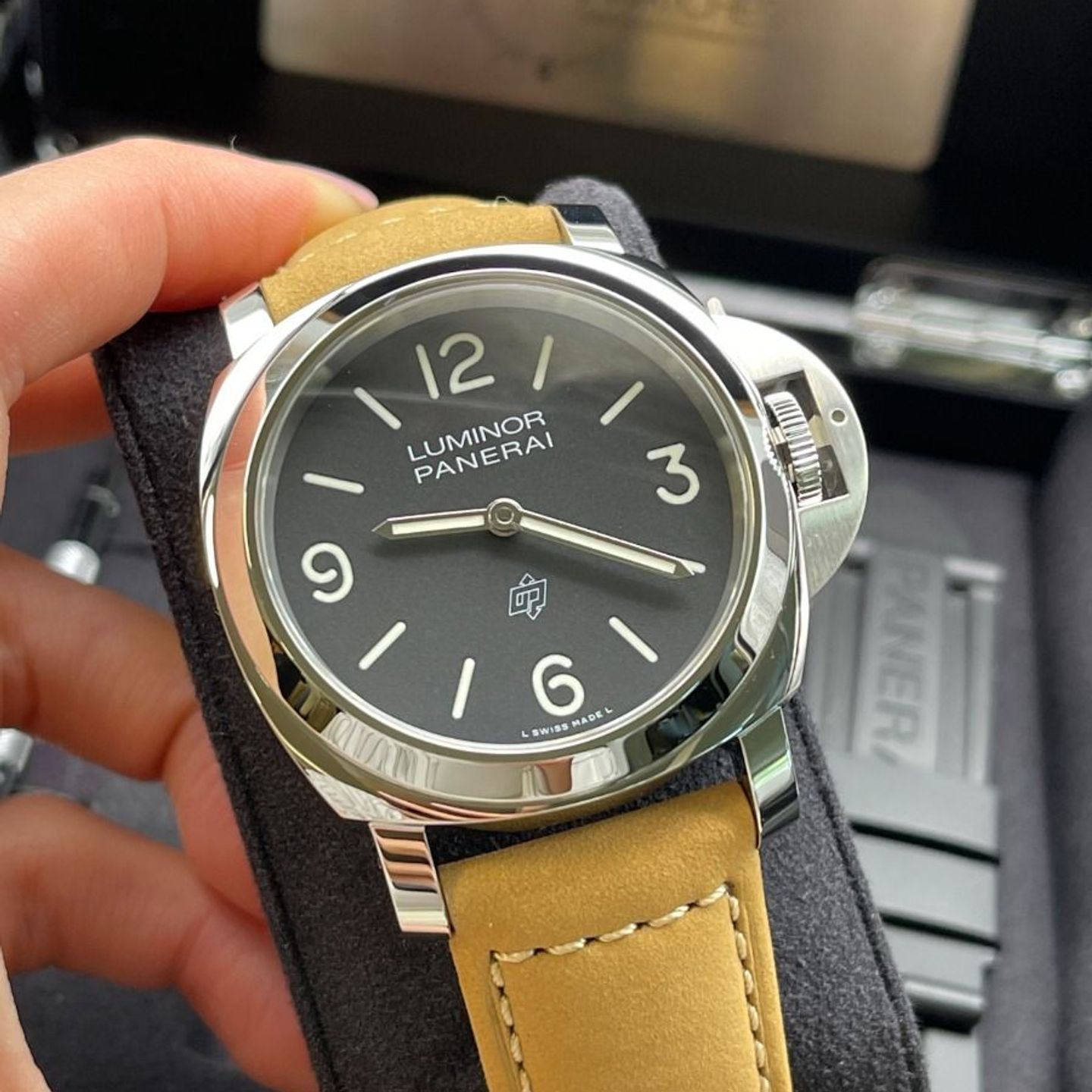 Panerai Luminor Base Logo PAM01086 (2024) - Zwart wijzerplaat 44mm Staal (7/8)