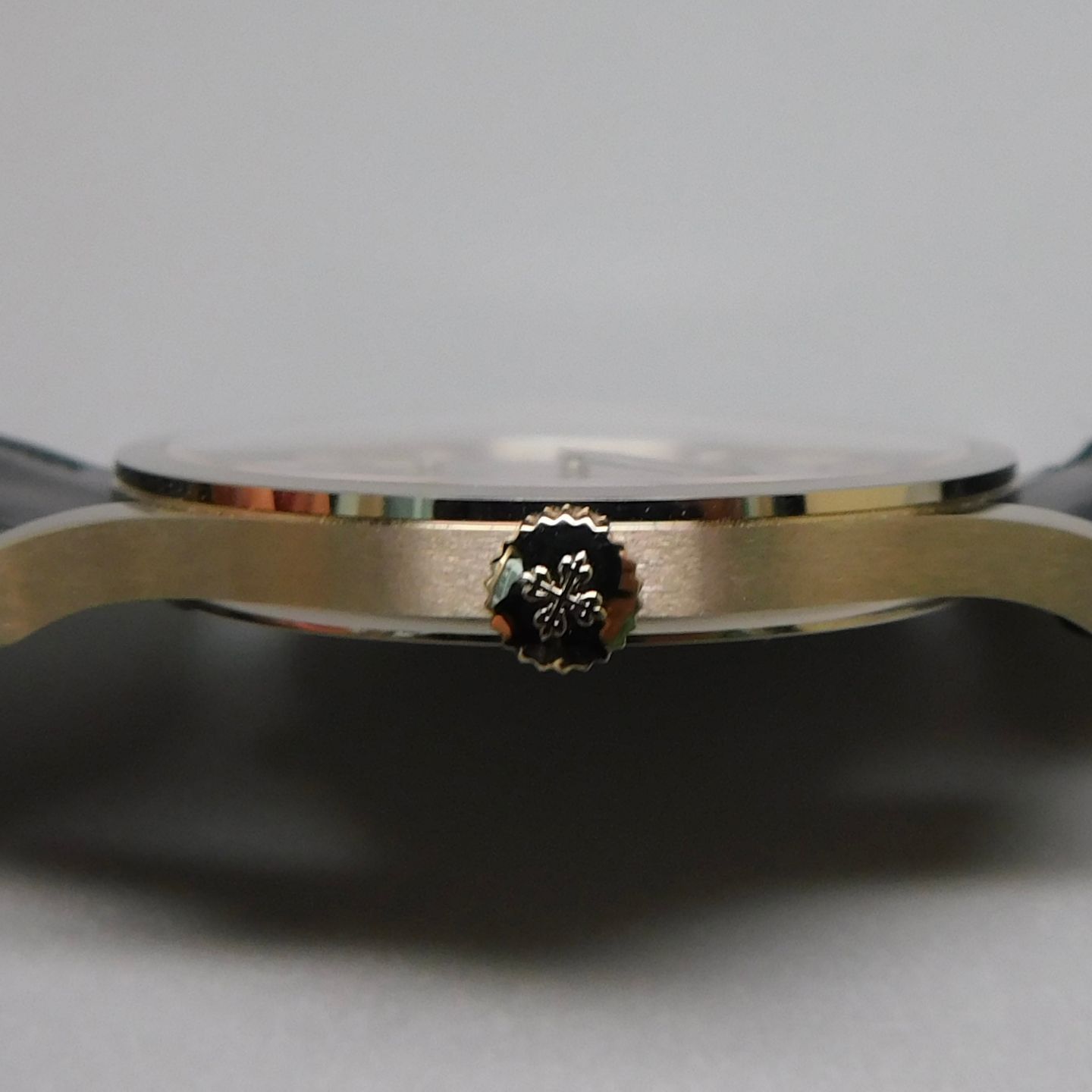 Patek Philippe Calatrava 5196G (2021) - Silver dial 38 mm White Gold case (4/7)