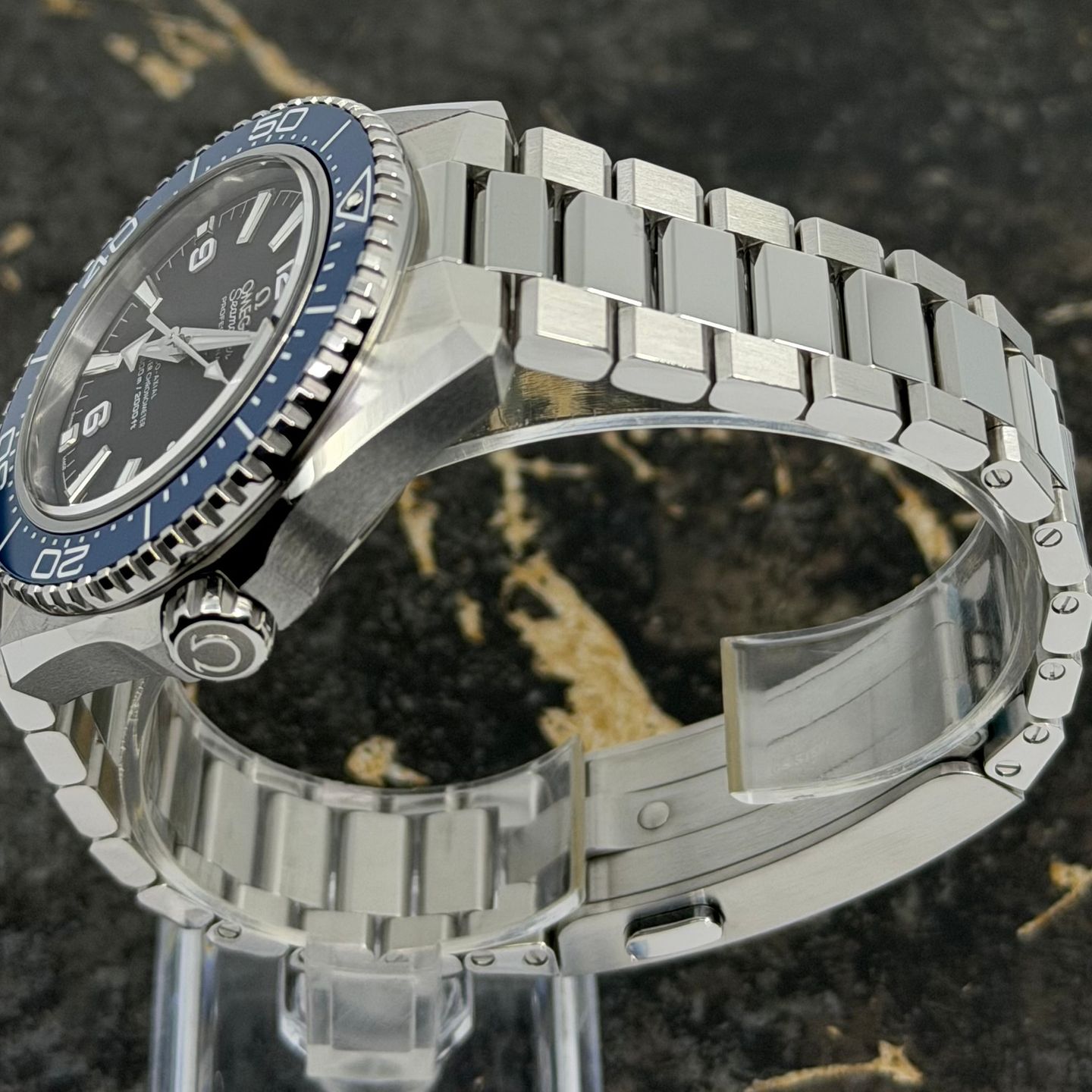 Omega Seamaster Planet Ocean 217.30.42.21.01.002 (2026) - Zwart wijzerplaat 42mm Titanium (5/8)