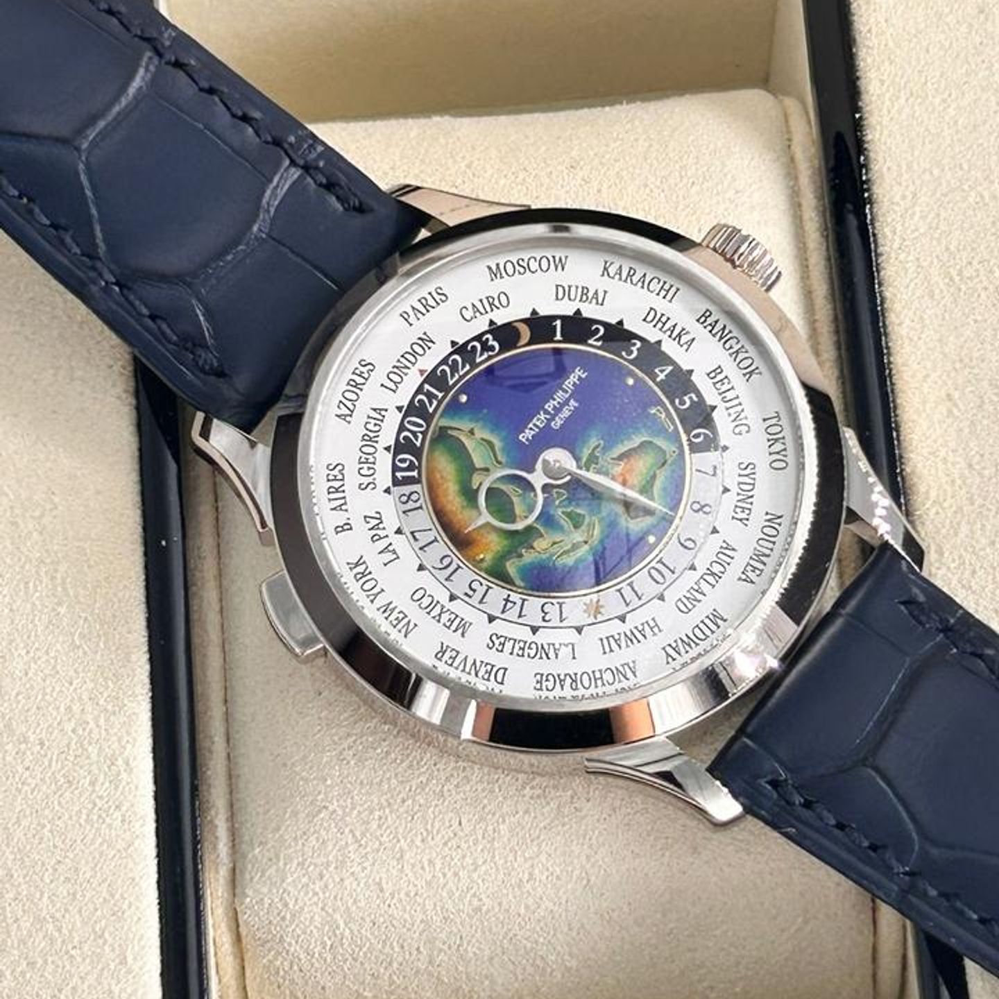 Patek Philippe World Time 5231G-001 - (6/10)