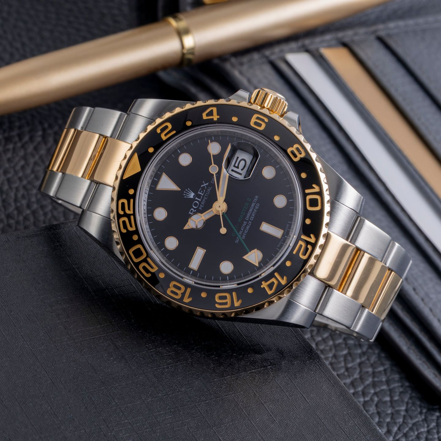 Rolex GMT-Master II 116713LN (2007) - 40 mm Gold/Steel case (2/8)