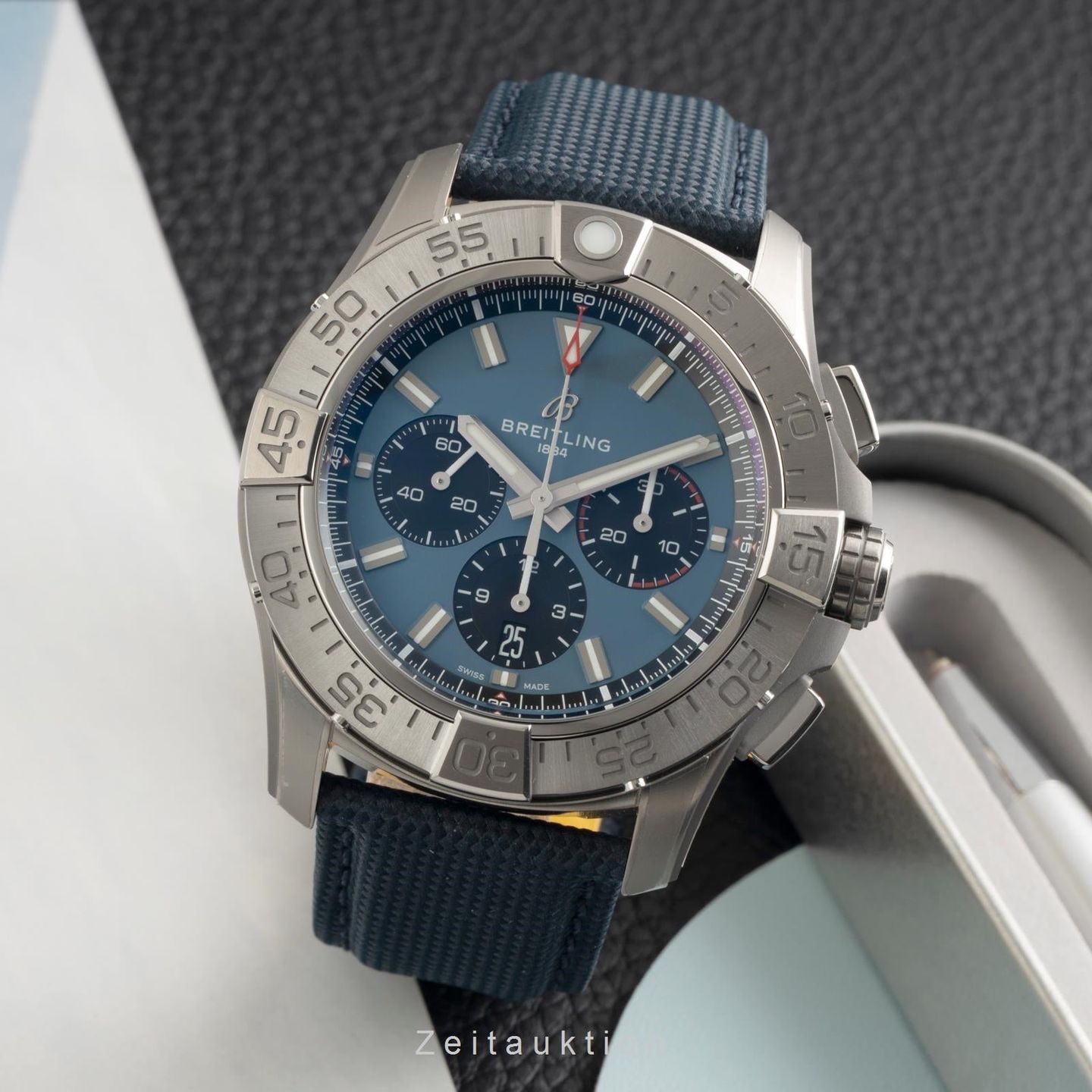 Breitling Super Avenger EB0148101C1X1 - (3/8)