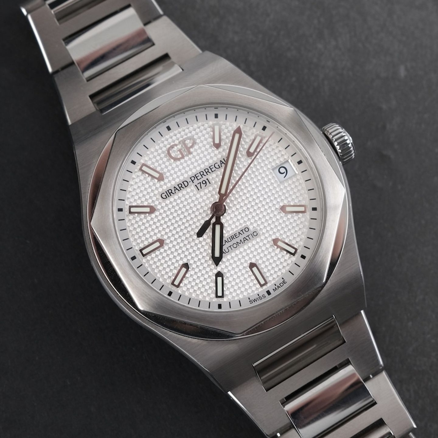 Girard-Perregaux Laureato 81010-11-131-11A - (2/8)