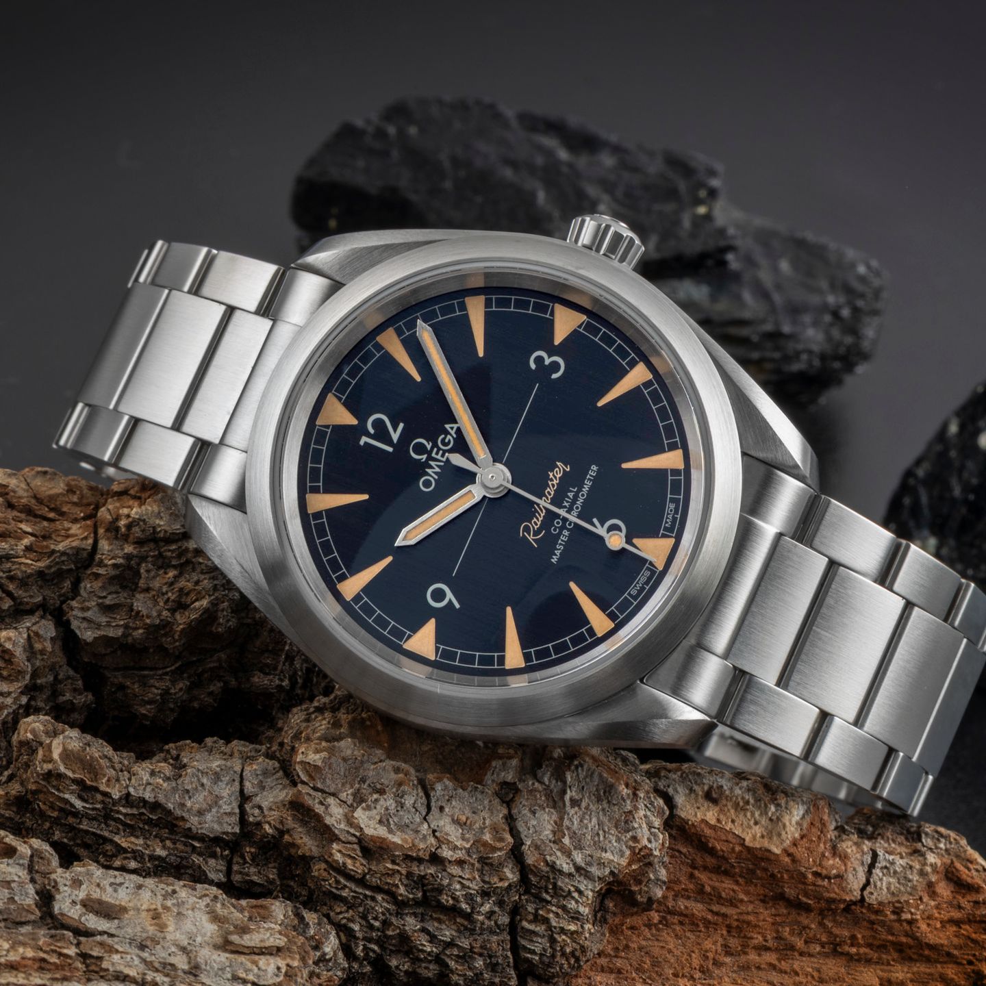 Omega Seamaster Railmaster 220.10.40.20.01.001 - (2/8)