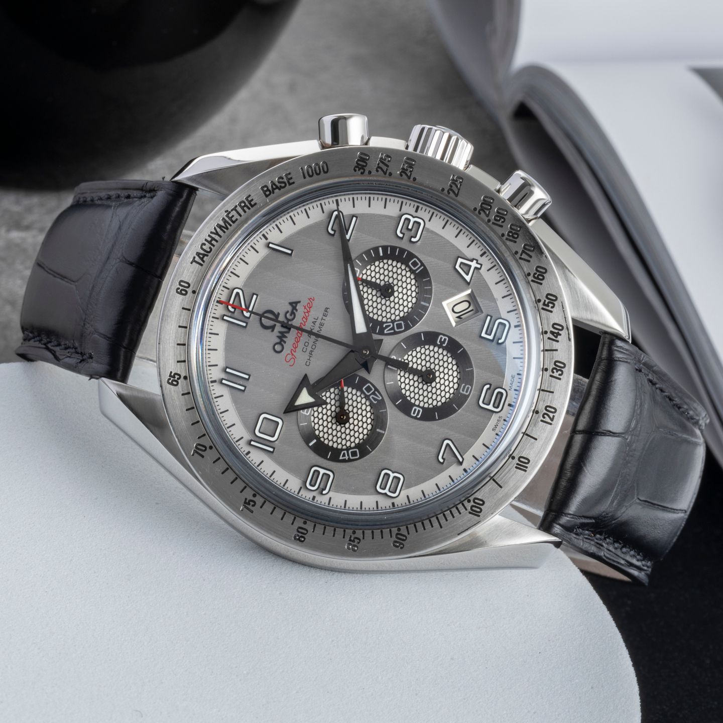 Omega Speedmaster Broad Arrow 321.10.44.50.02.001 - (2/8)