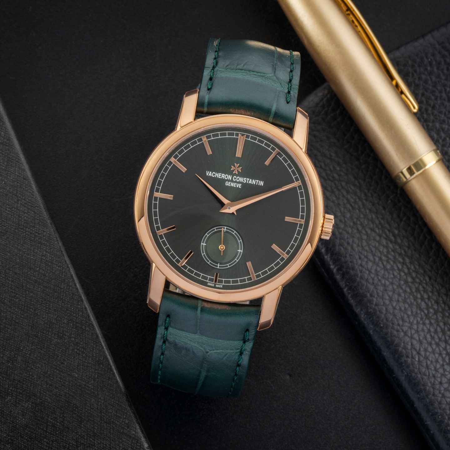 Vacheron Constantin Traditionnelle 82172/000R-H008 (Unknown (random serial)) - Green dial 38 mm Rose Gold case (1/8)