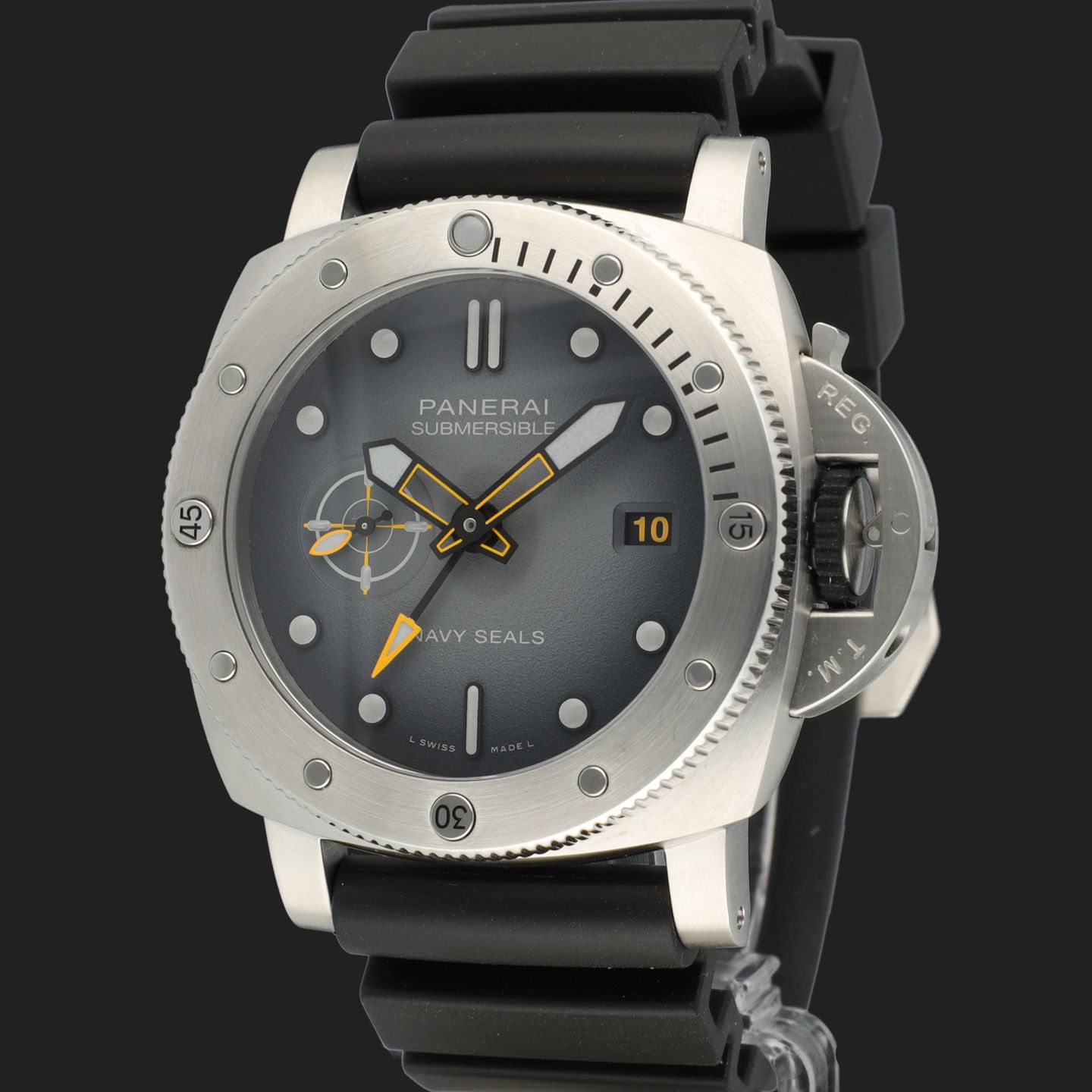 Panerai Luminor Submersible PAM01323 (2023) - Grey dial 44 mm Steel case (1/8)