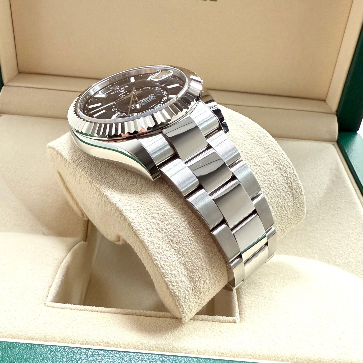 Rolex Sky-Dweller 326934 (2022) - Black dial 42 mm Steel case (6/14)