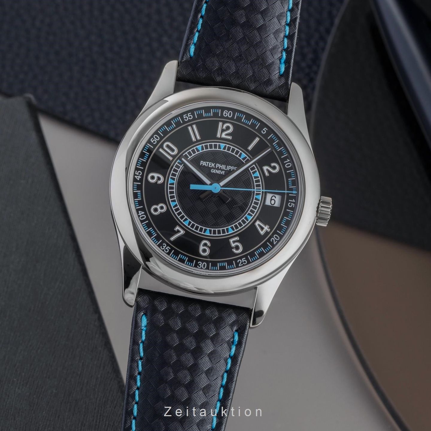 Patek Philippe Calatrava 6007G-011 (Unknown (random serial)) - Black dial 40 mm White Gold case (1/8)