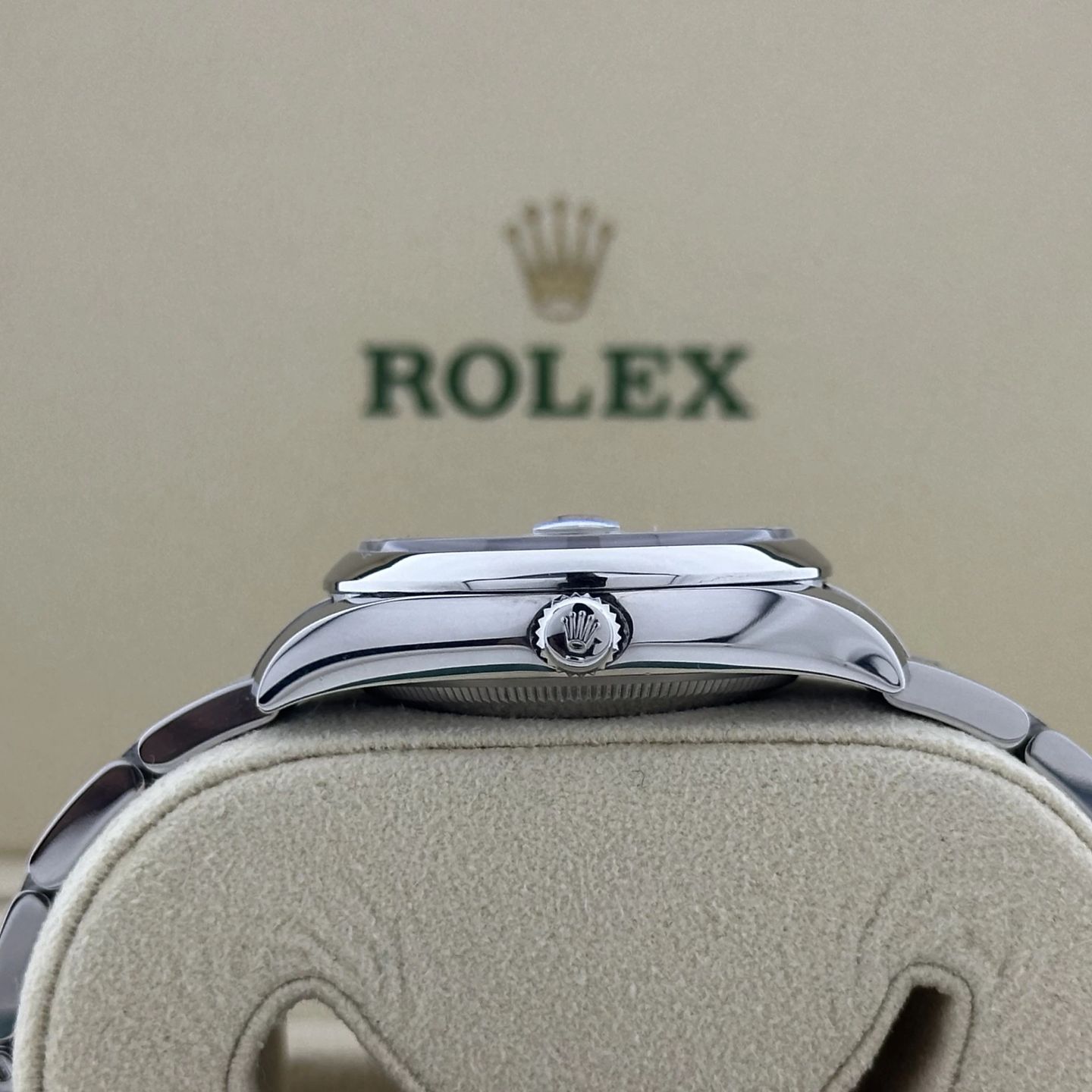 Rolex Oyster Perpetual Date 115200 - (3/8)