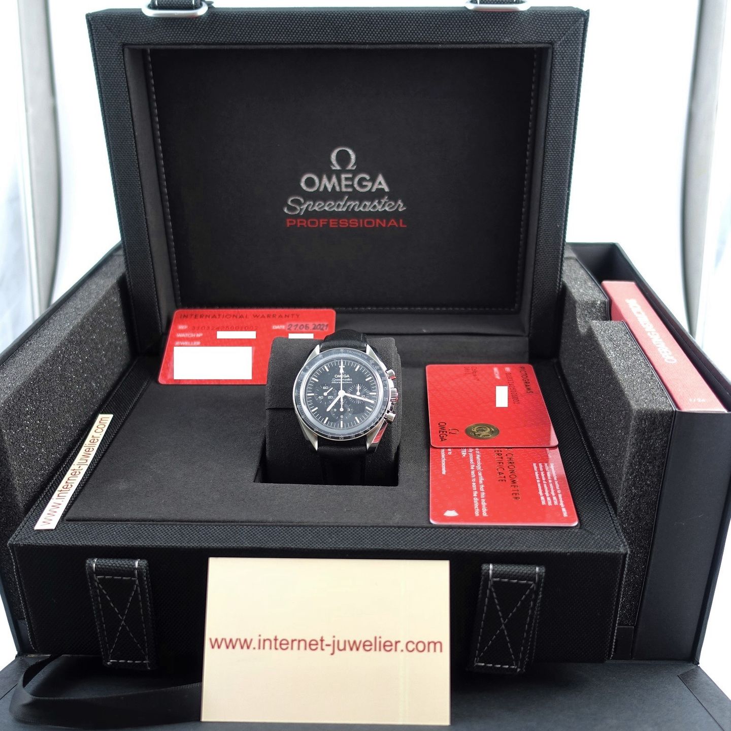 Omega Speedmaster Professional Moonwatch 310.32.42.50.01.002 (2024) - Black dial 42 mm Steel case (8/8)