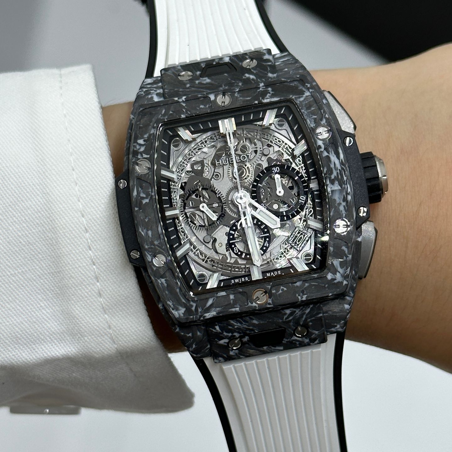 Hublot Spirit of Big Bang 642.qw.0170.rx.thg (2023) - Transparant wijzerplaat Onbekend Carbon (4/8)