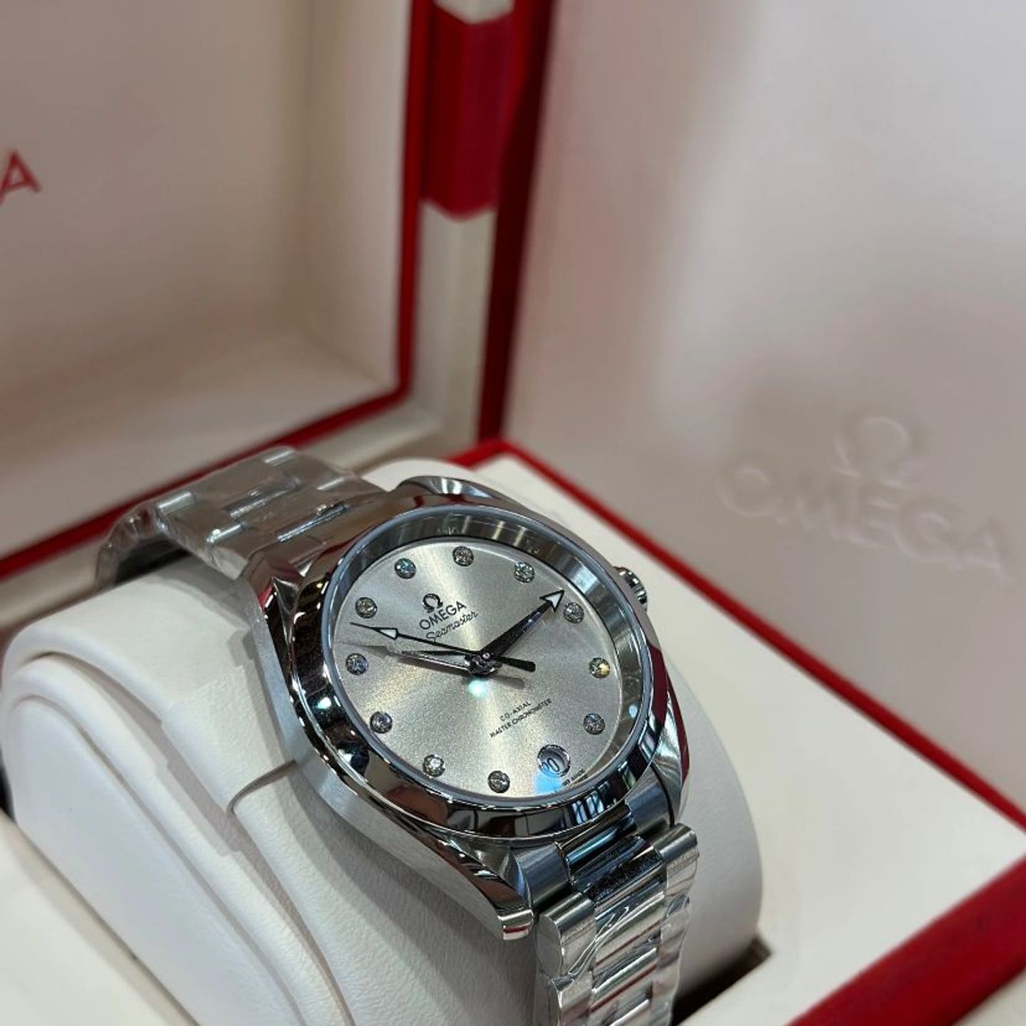 Omega Seamaster Aqua Terra 220.10.38.20.52.001 - (3/5)