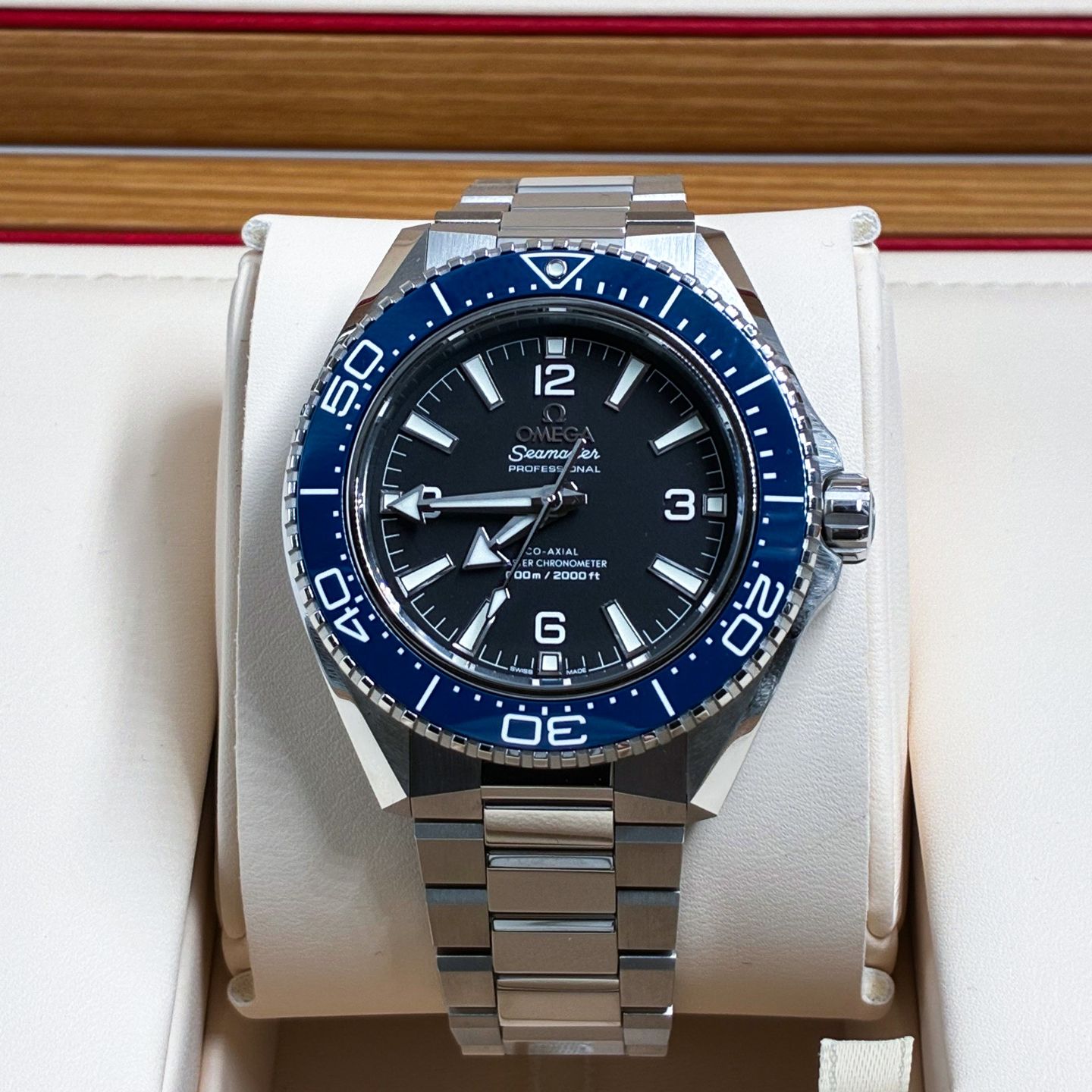 Omega Seamaster Planet Ocean 217.30.42.21.01.002 (2025) - Black dial 42 mm Titanium case (1/4)