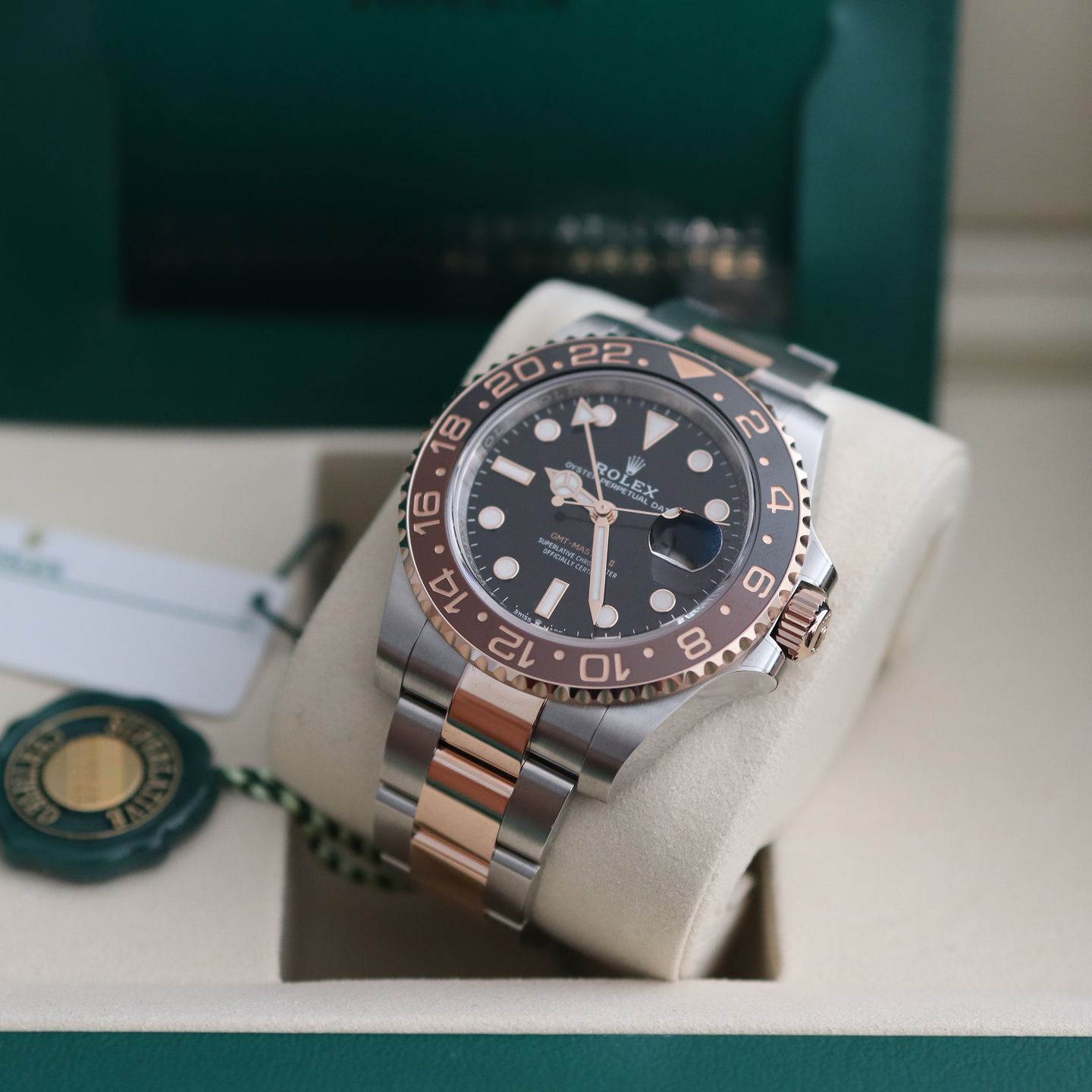 Rolex GMT-Master II 126711CHNR (2025) - Black dial 40 mm Gold/Steel case (5/8)